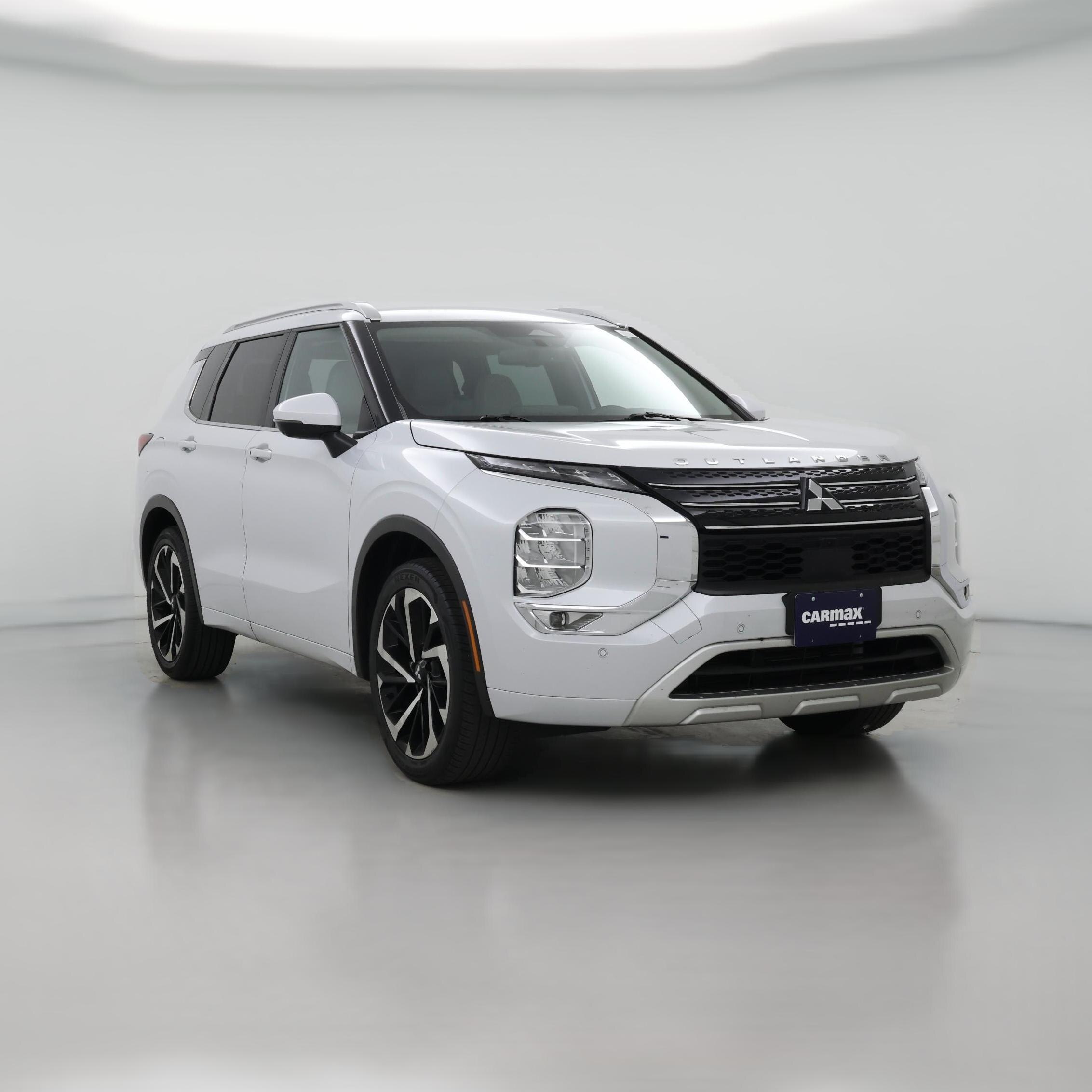 Thumbnail: 2023 Mitsubishi Outlander - 1