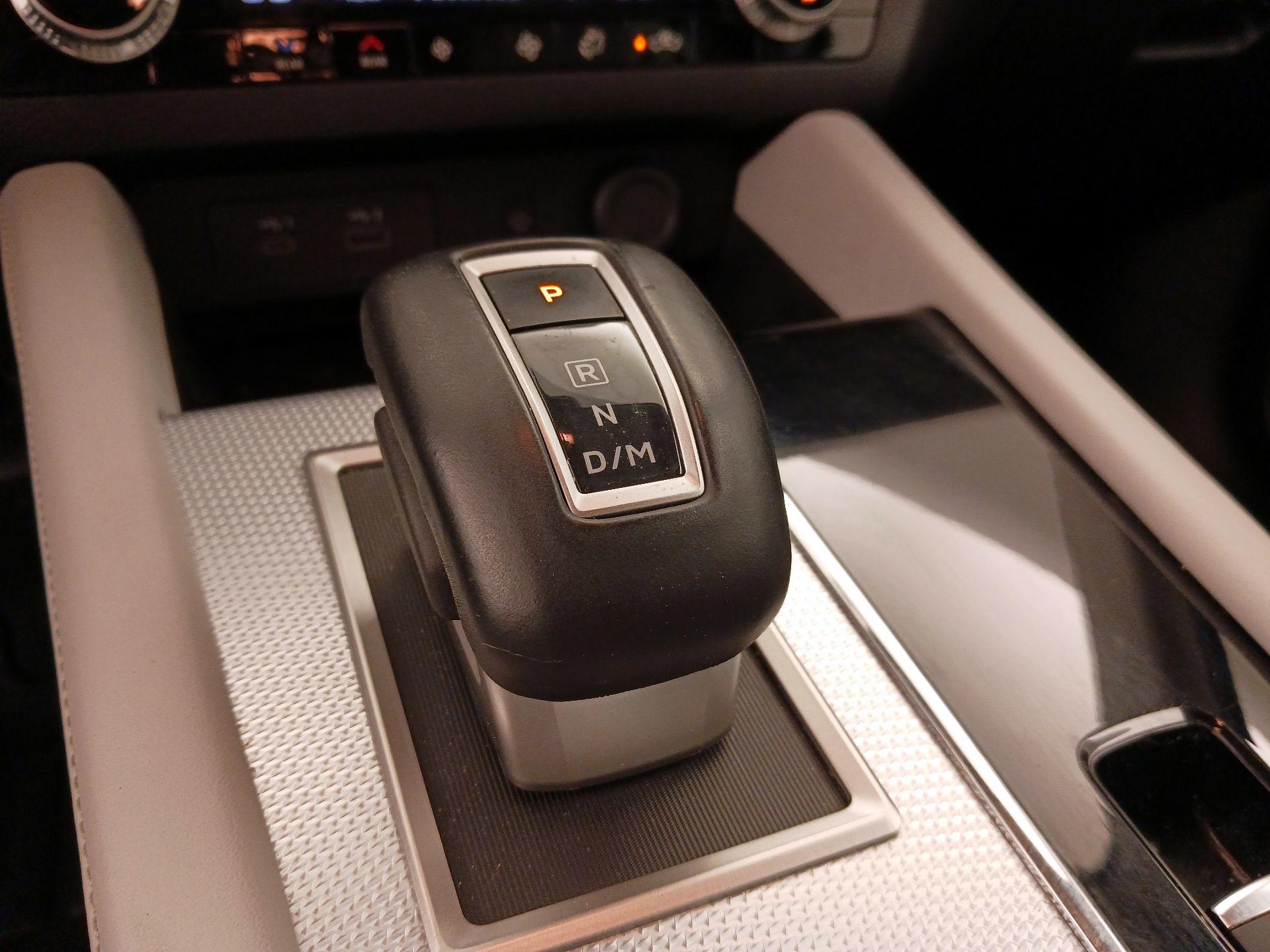 Thumbnail: 2023 Mitsubishi Outlander - 18