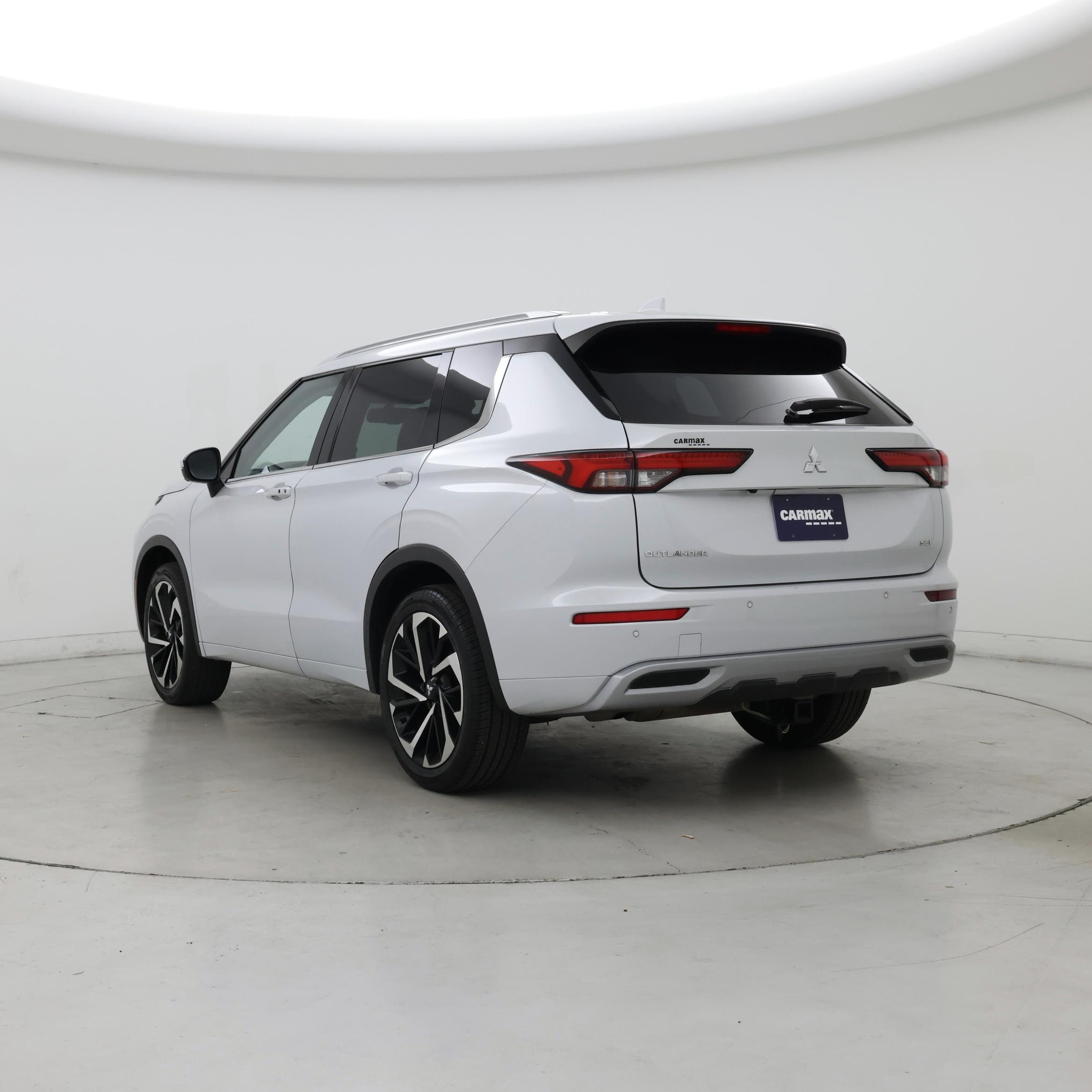 Thumbnail: 2023 Mitsubishi Outlander - 2