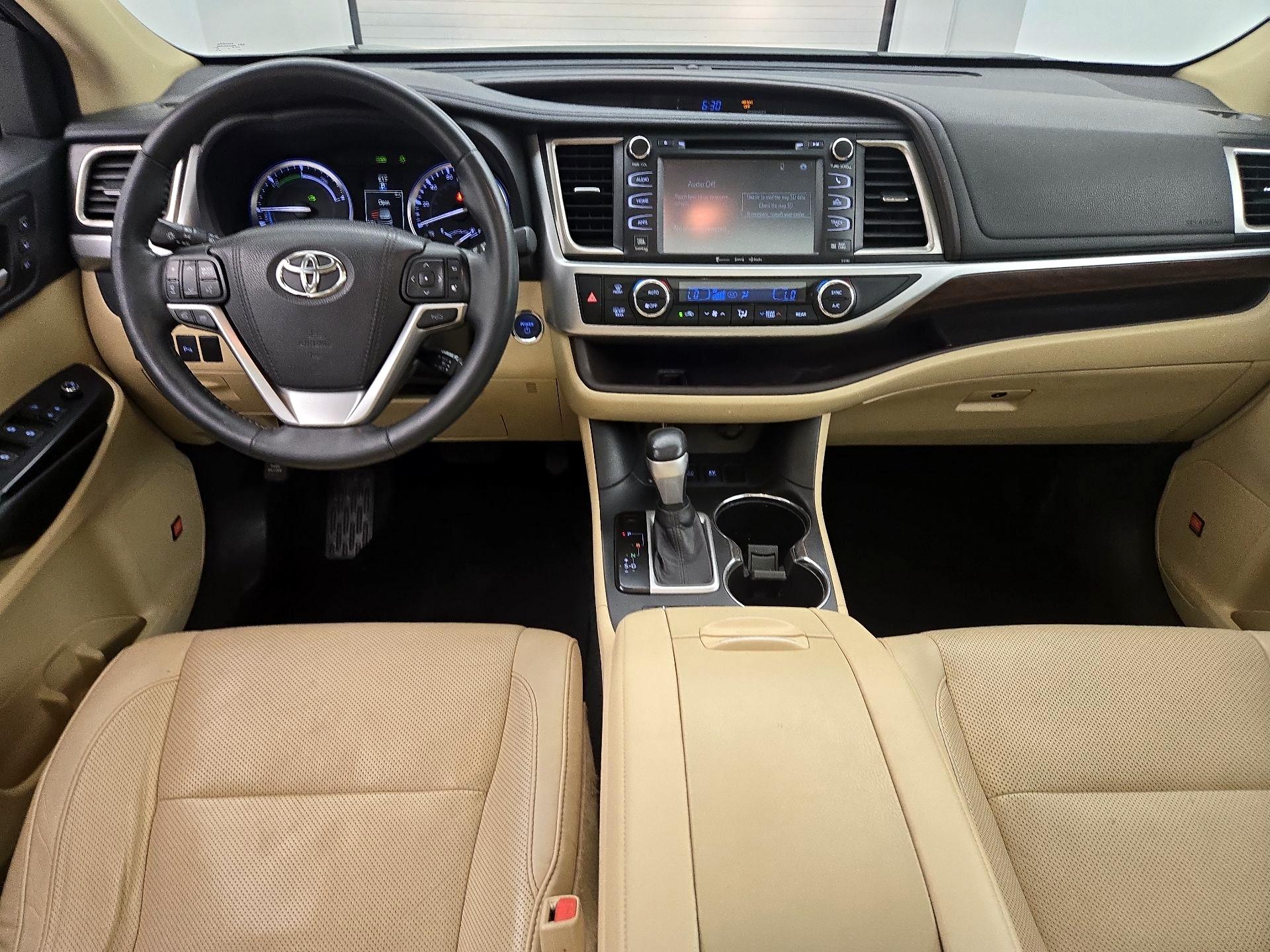 Thumbnail: 2016 Toyota Highlander - 9