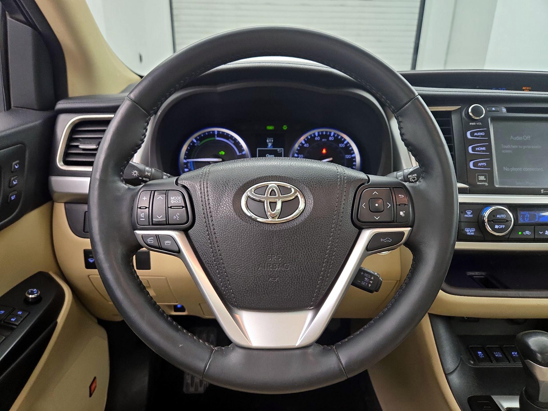 Thumbnail: 2016 Toyota Highlander - 10