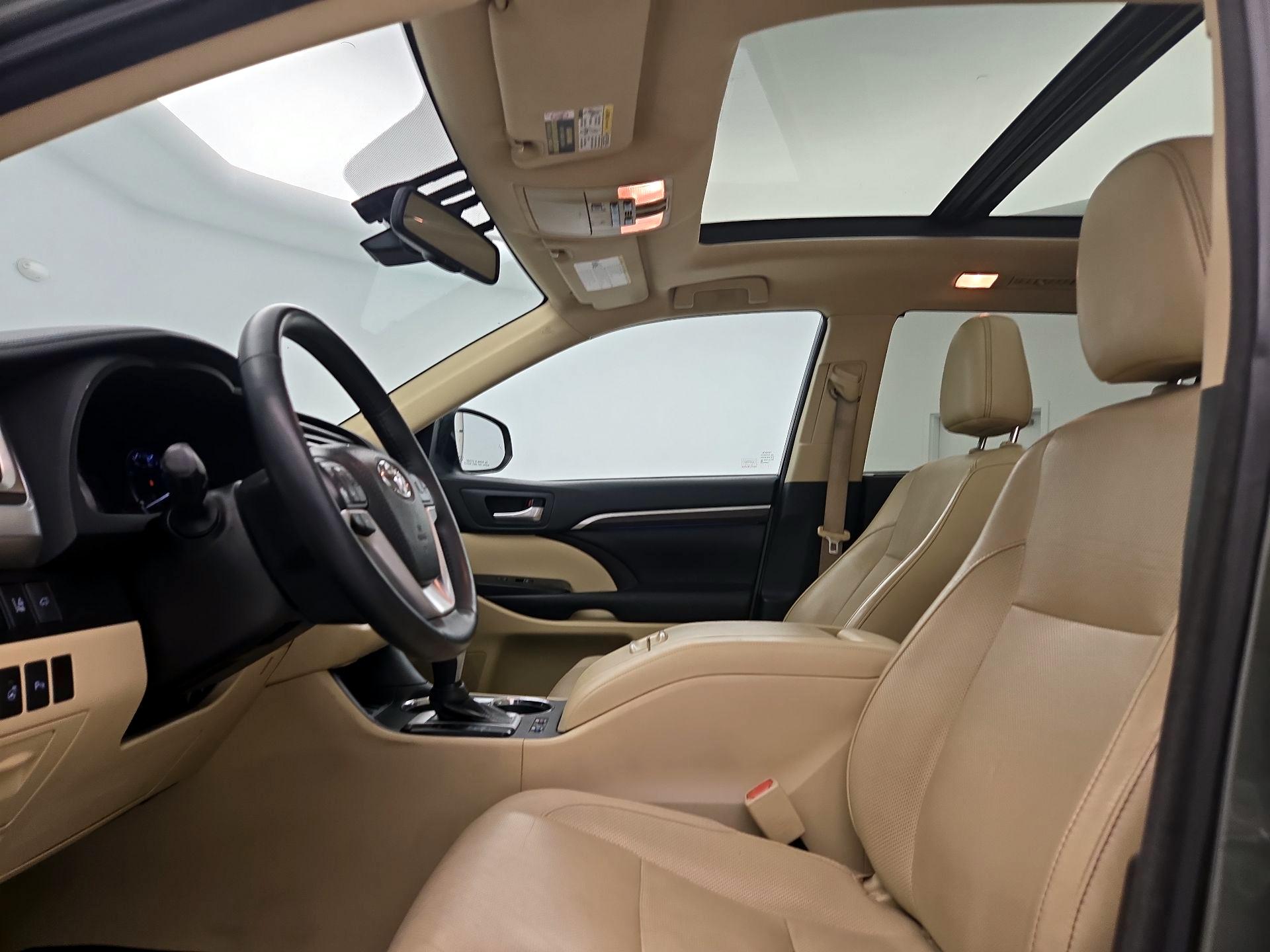 Thumbnail: 2016 Toyota Highlander - 19