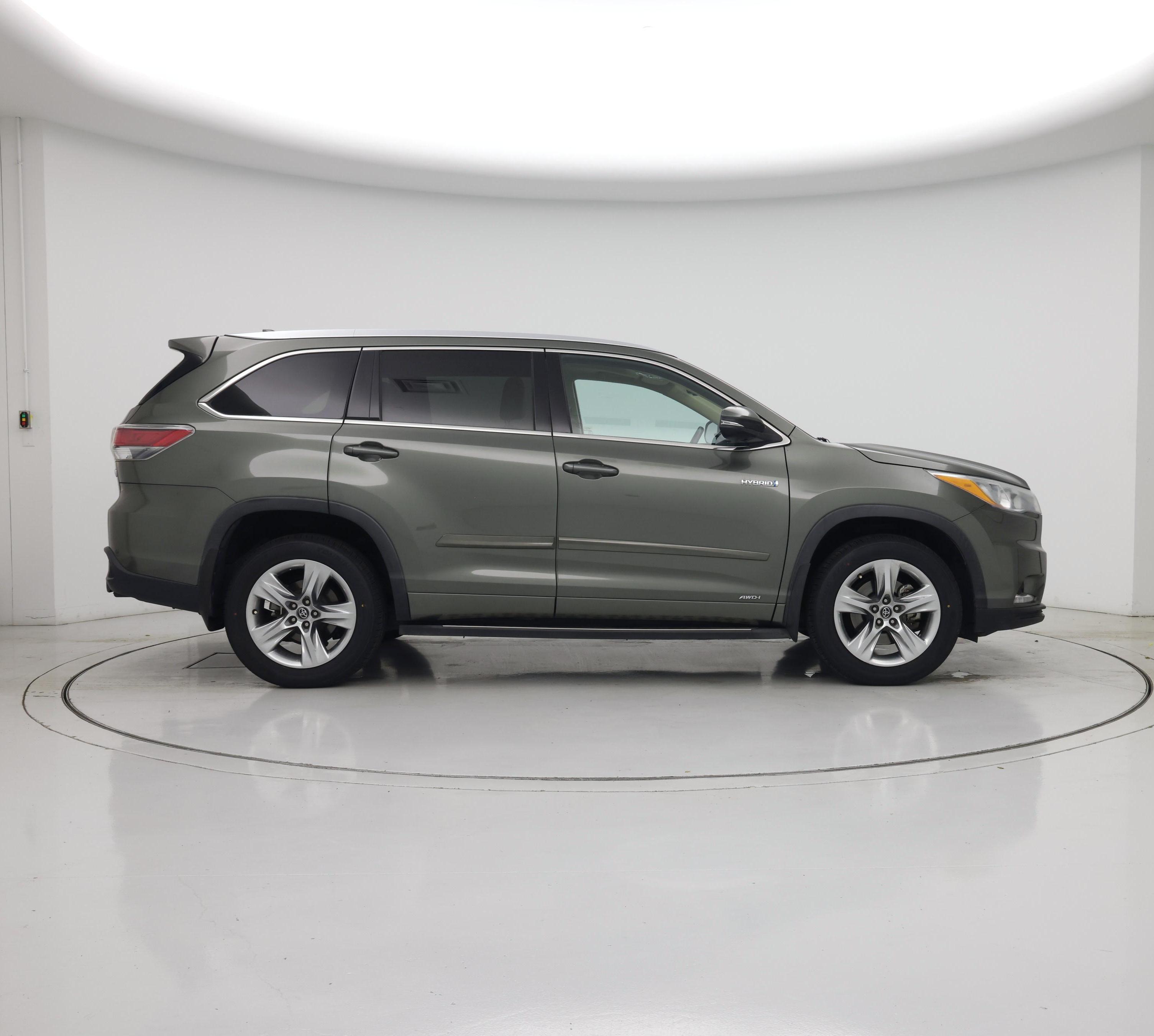Thumbnail: 2016 Toyota Highlander - 7