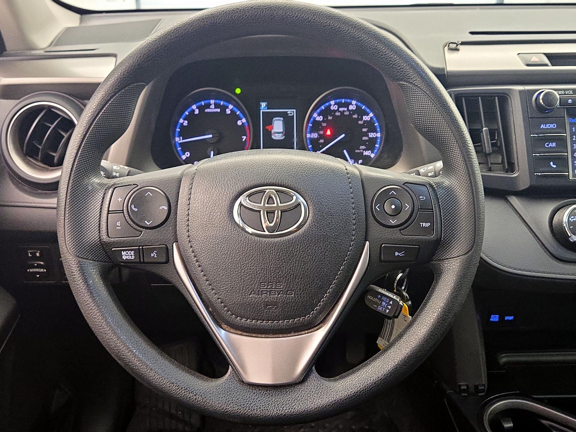 Thumbnail: 2017 Toyota RAV4 - 10
