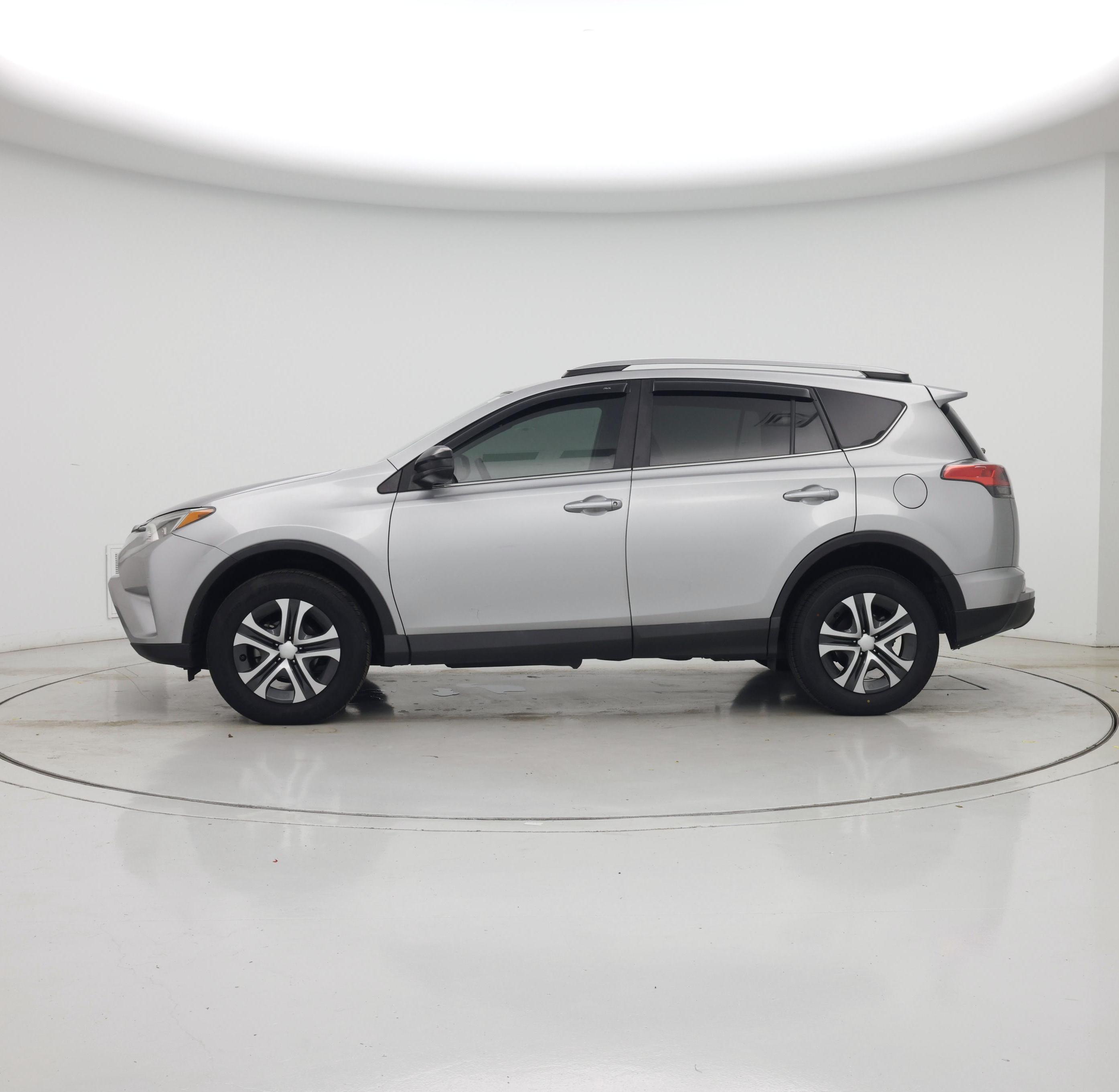 Thumbnail: 2017 Toyota RAV4 - 3