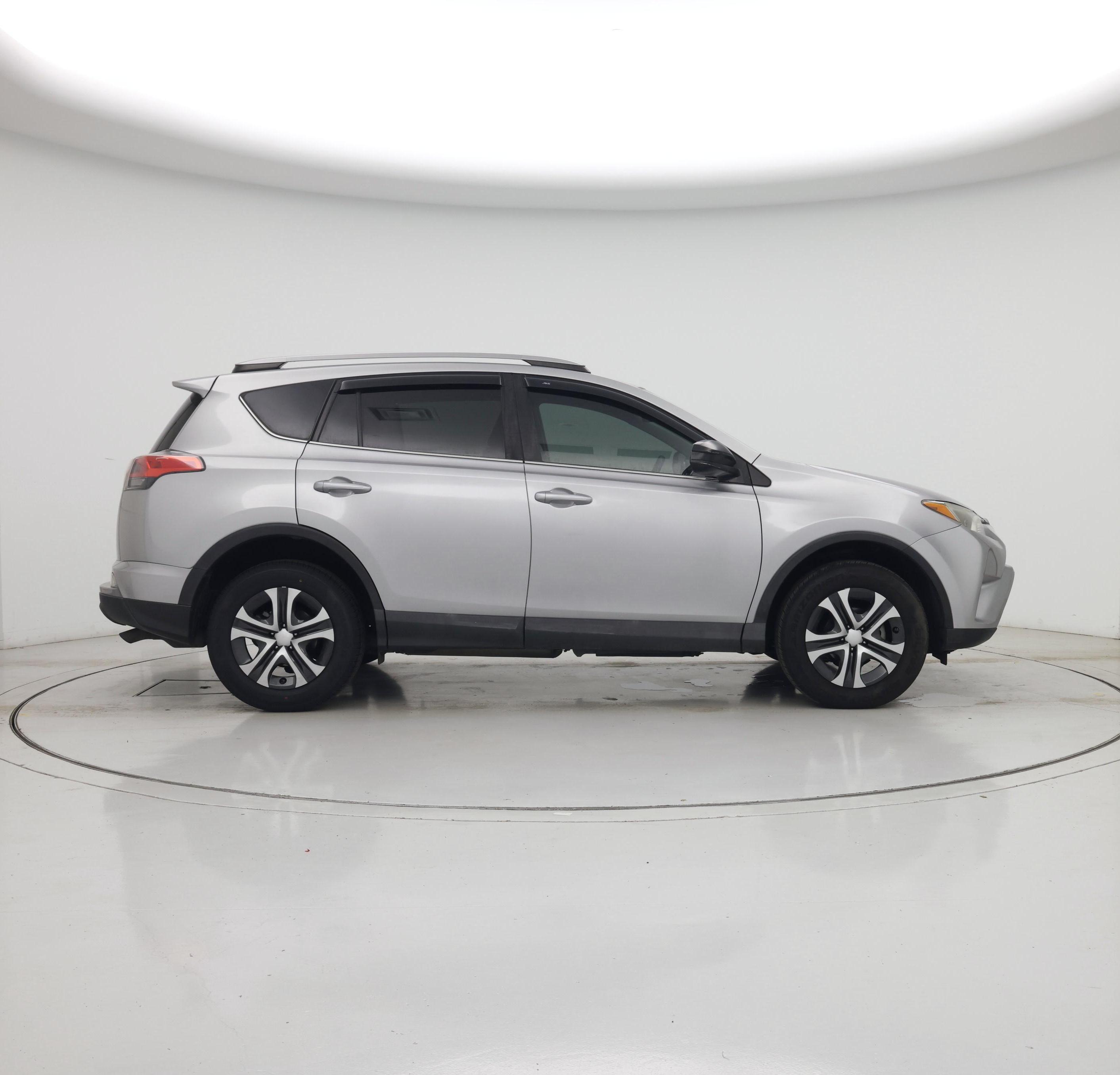 Thumbnail: 2017 Toyota RAV4 - 7
