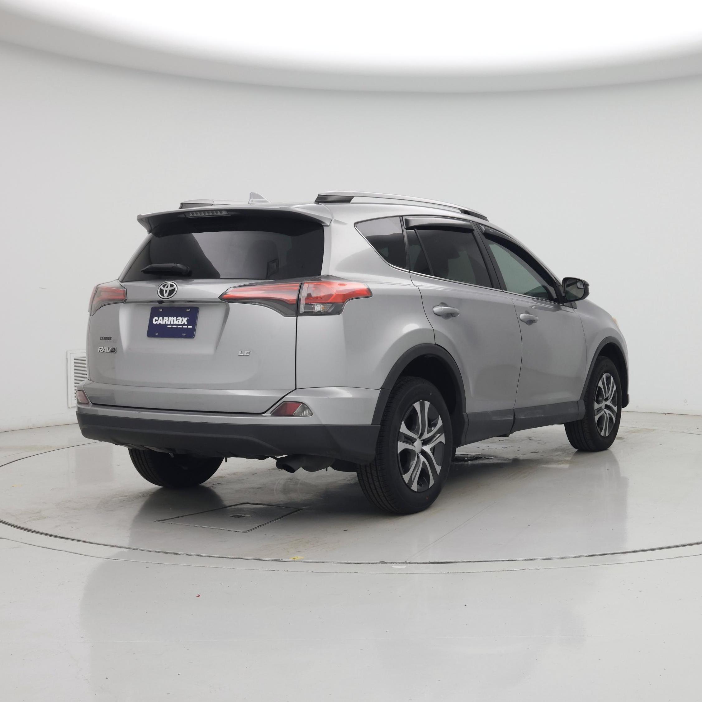 Thumbnail: 2017 Toyota RAV4 - 8