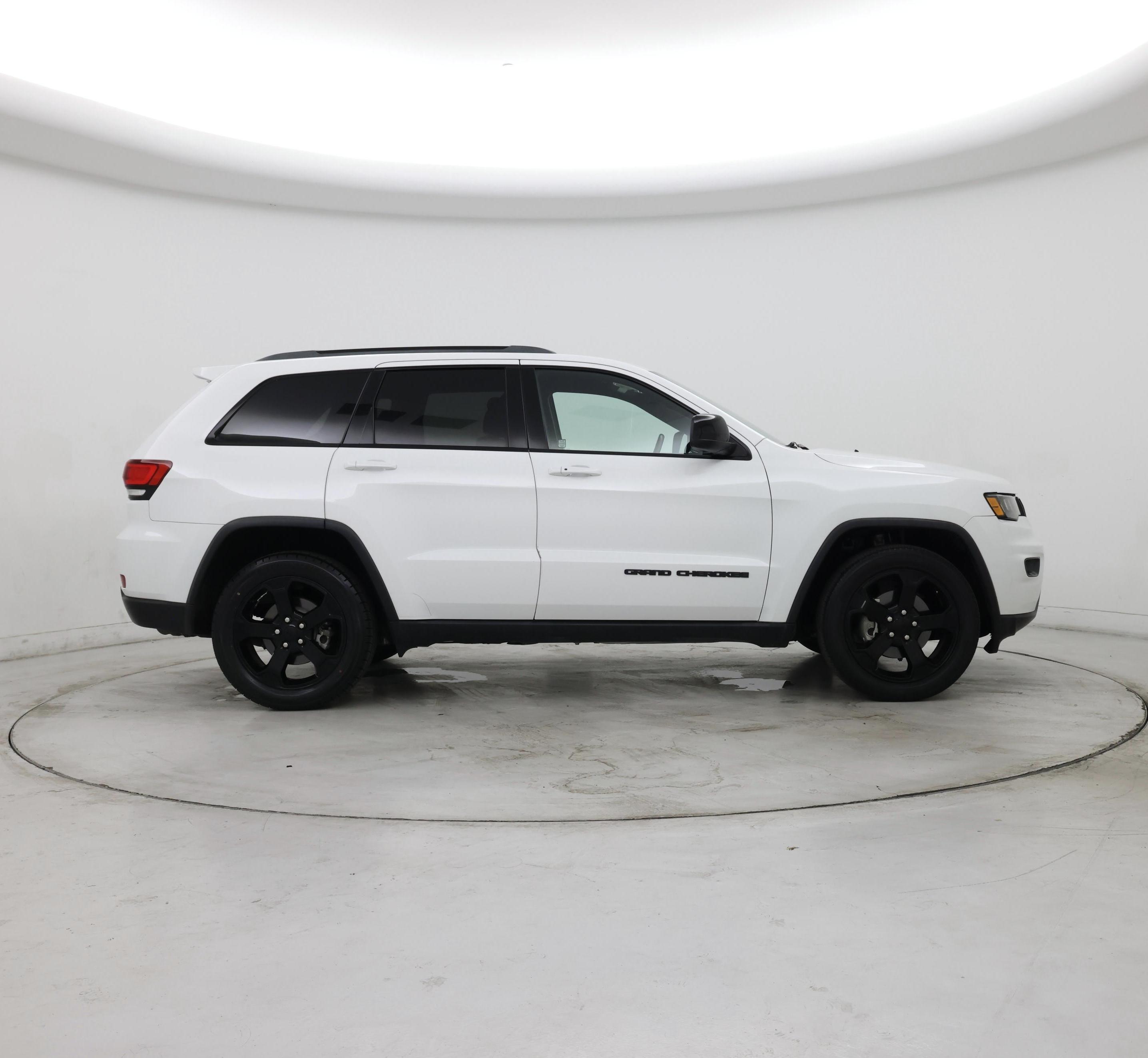 Thumbnail: 2020 Jeep Grand Cherokee - 7