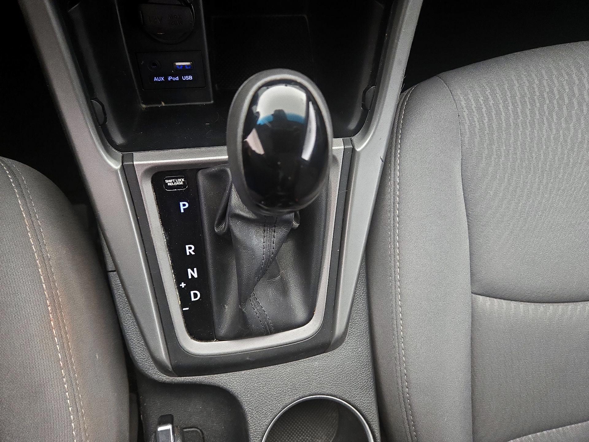 Thumbnail: 2015 Hyundai Elantra - 17