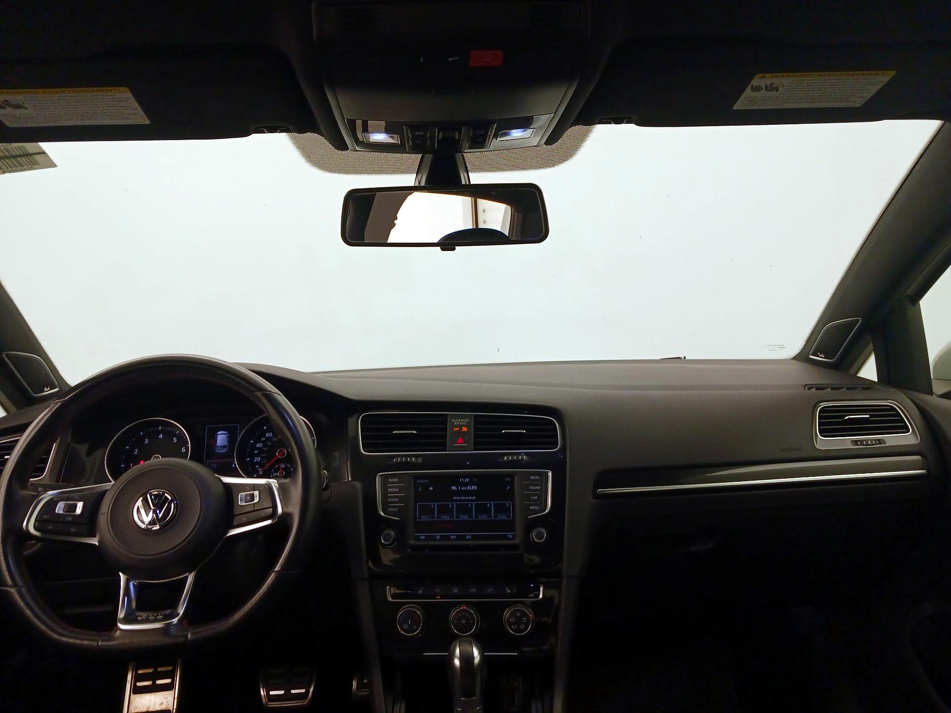 Thumbnail: 2017 Volkswagen Golf - 9