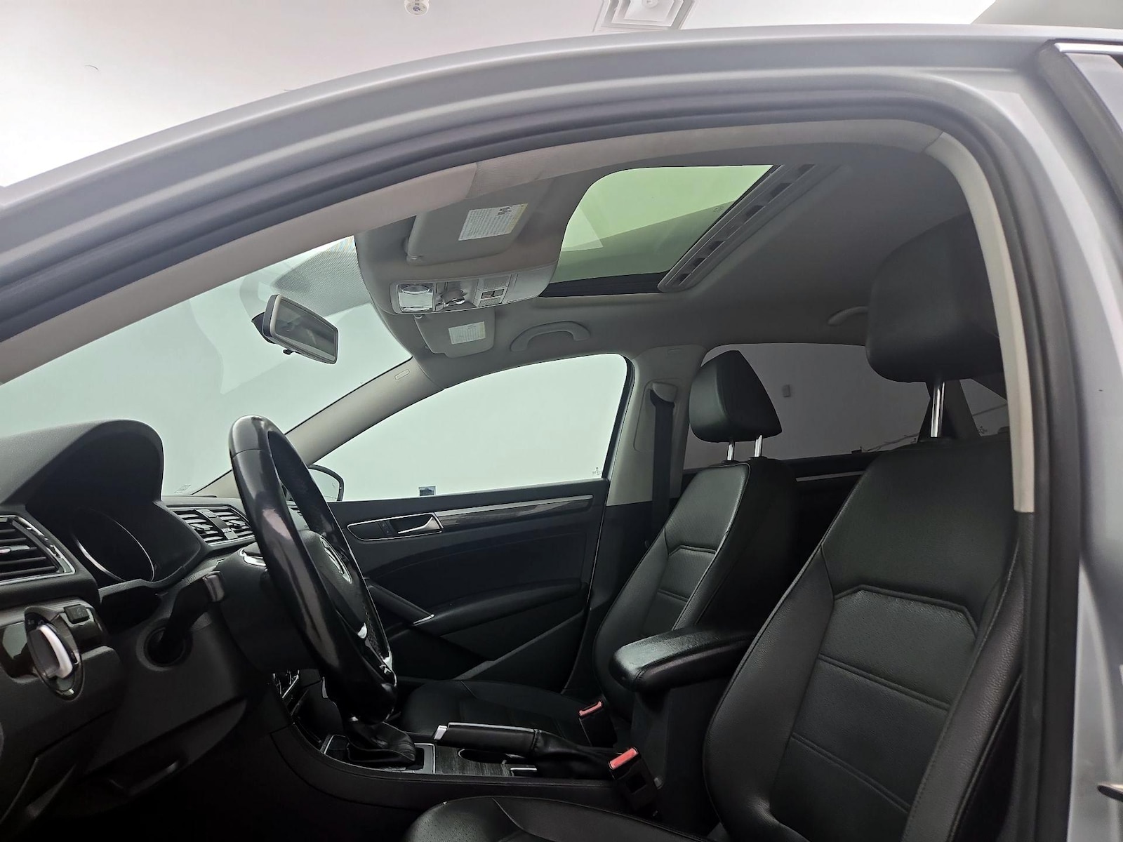 Sunroof(s) & Overhead Airbags
