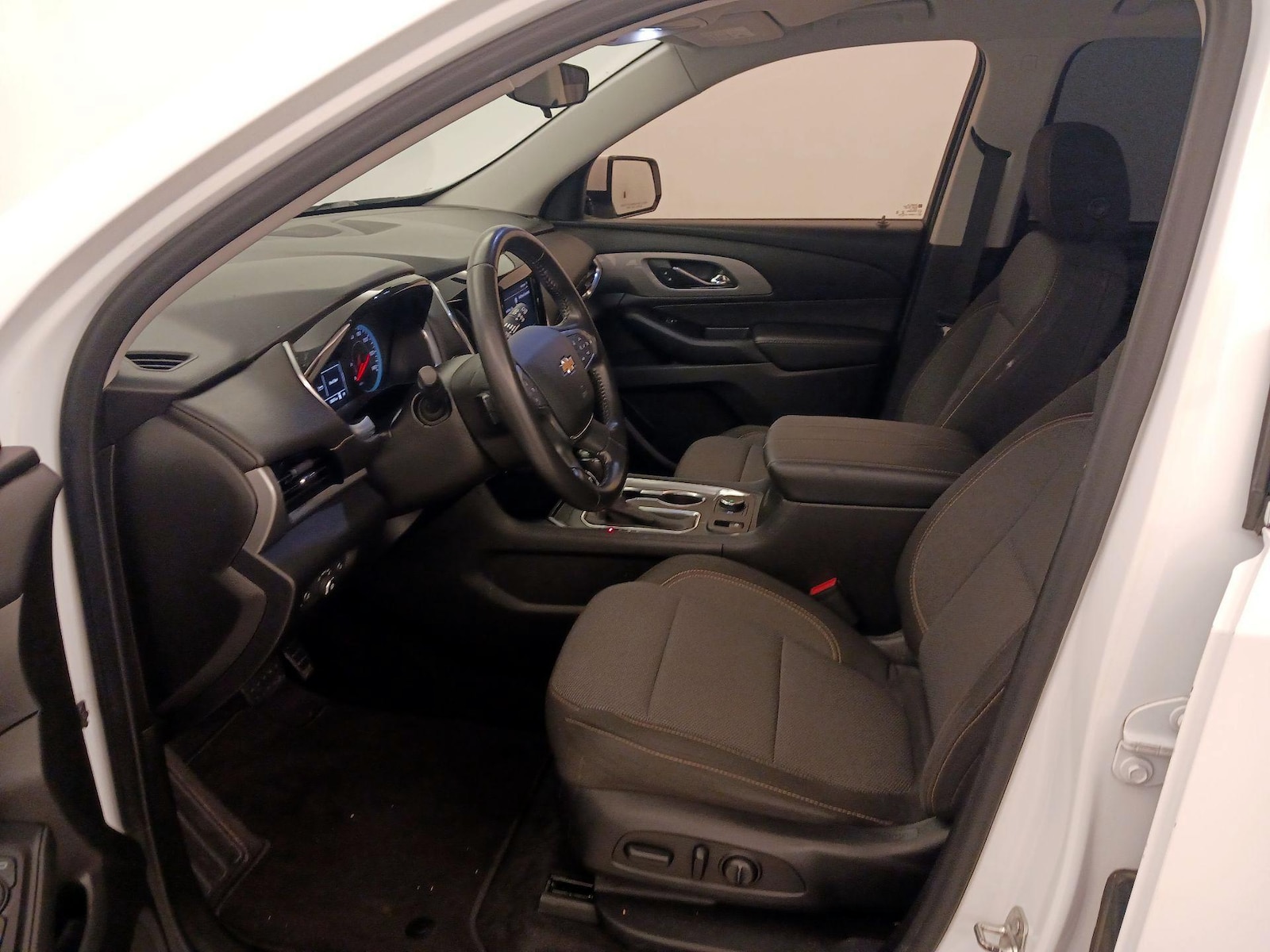 Power Seat(s) & Side Airbags