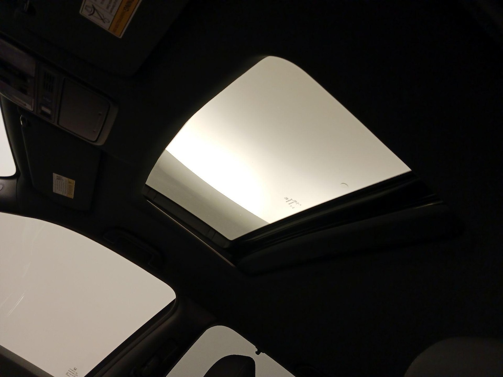 Sunroof(s) & Overhead Airbags