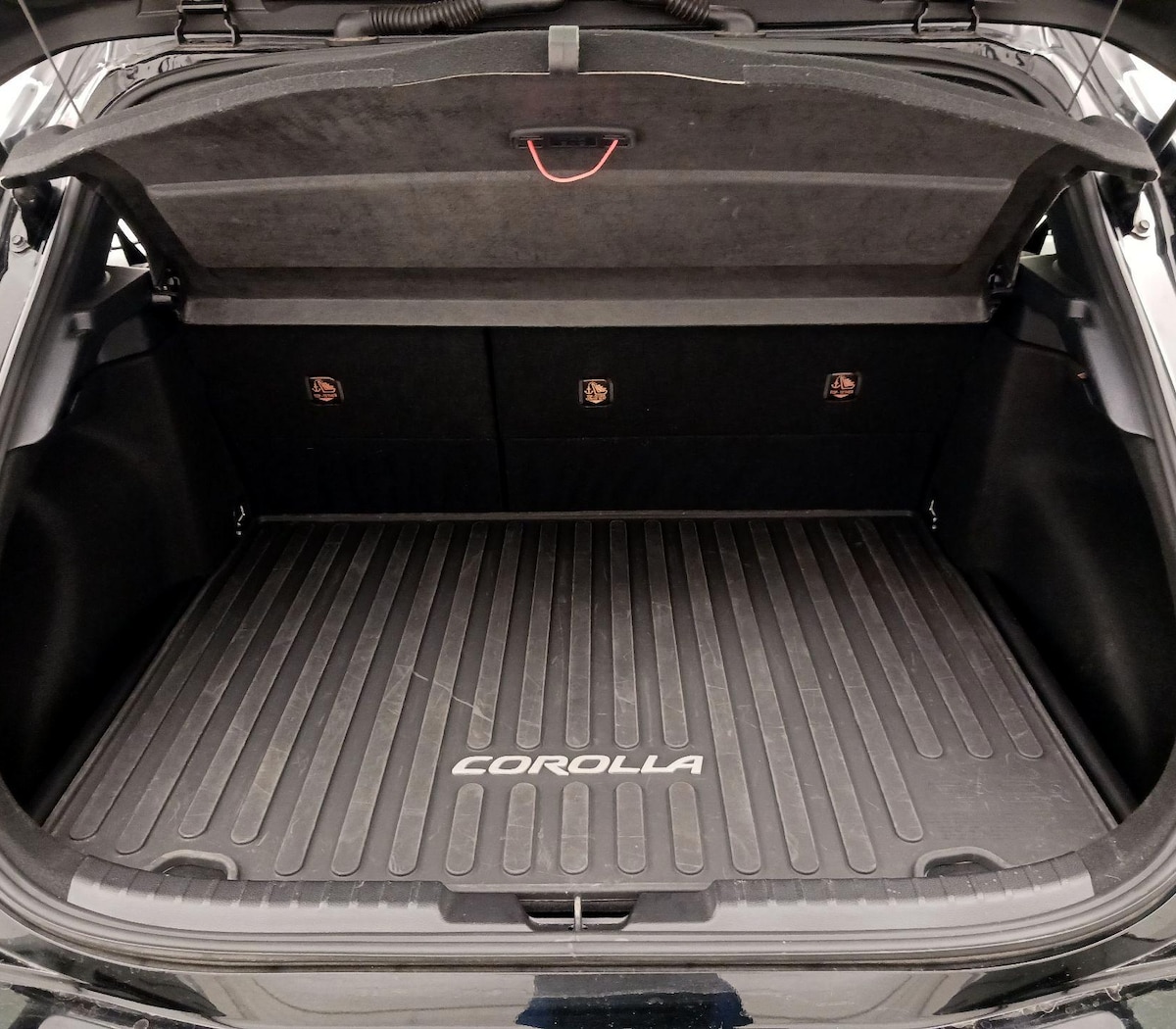 Trunk/Cargo (Seats Up)