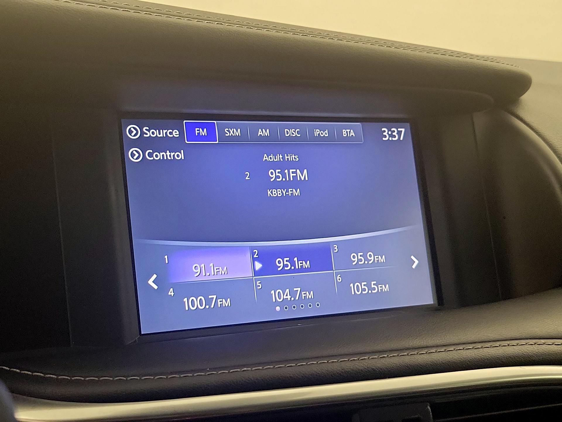 Thumbnail: 2018 INFINITI QX30 - 16