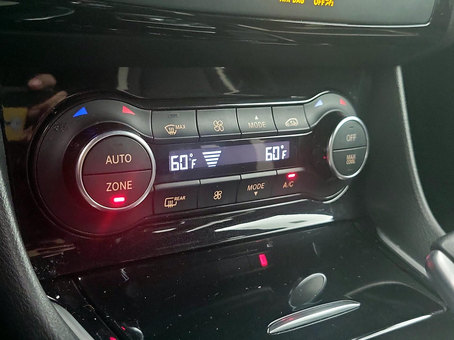 Thumbnail: 2018 INFINITI QX30 - 17