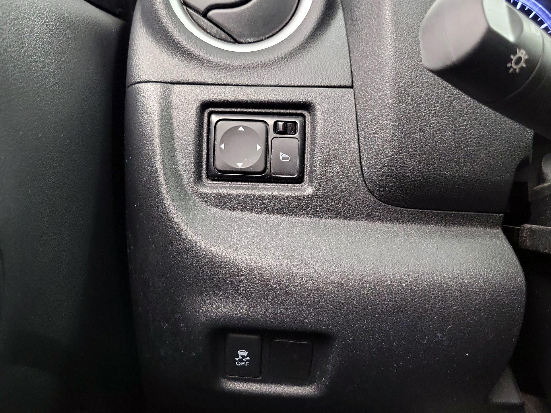 Thumbnail: 2016 Nissan Versa - 13