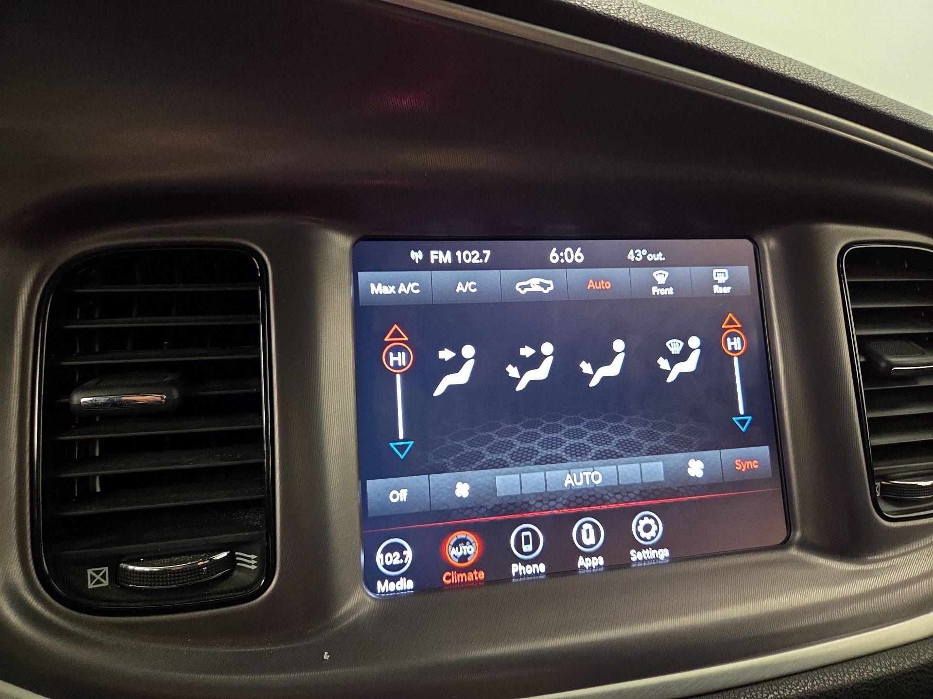 Thumbnail: 2022 Dodge Charger - 16