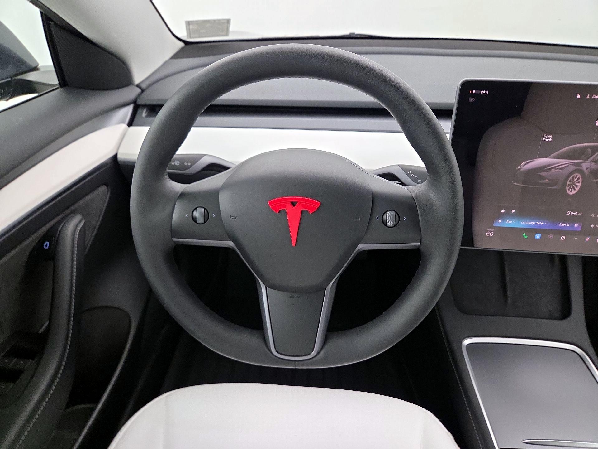 Thumbnail: 2023 Tesla Model 3 - 10