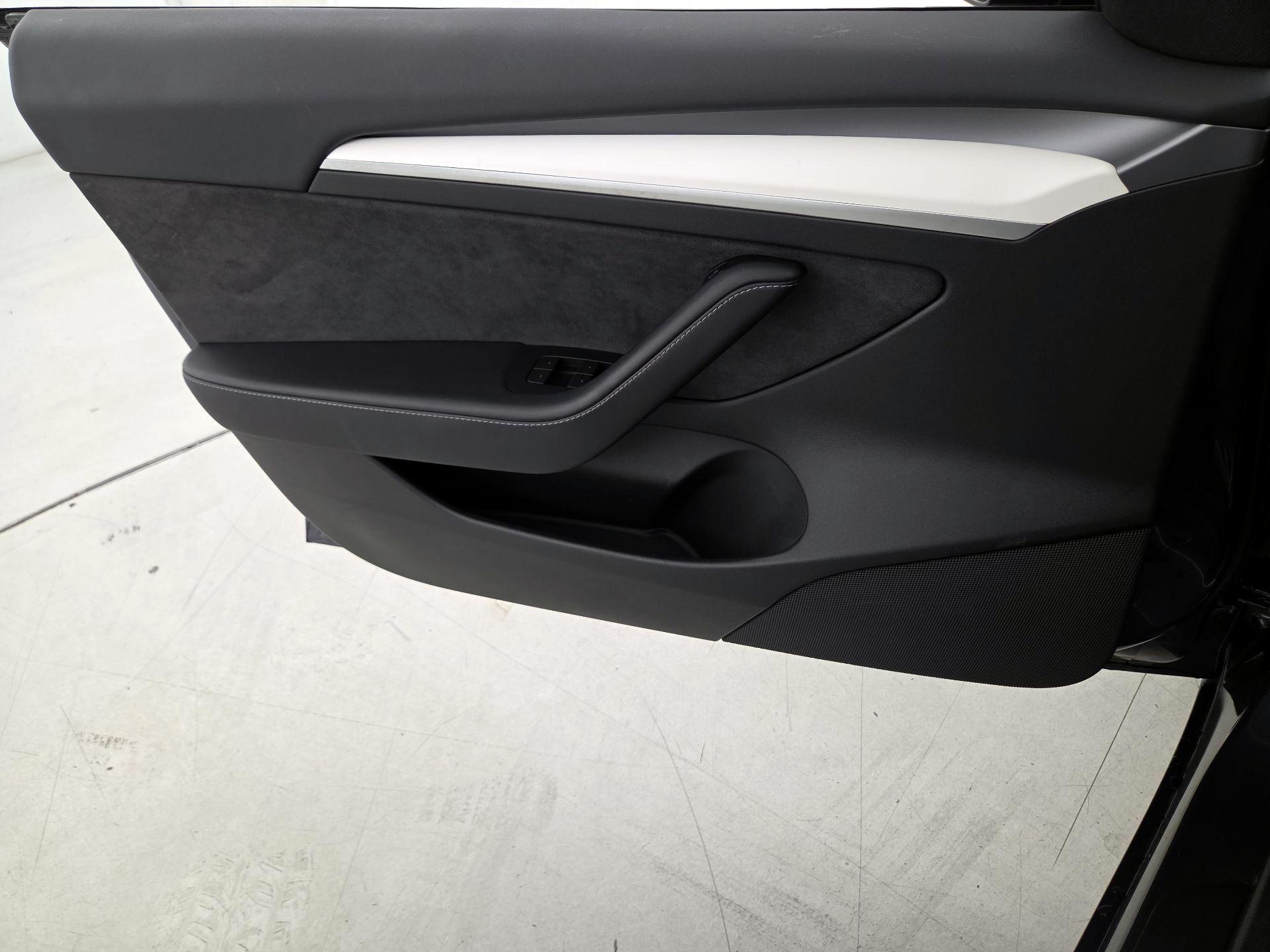 Thumbnail: 2023 Tesla Model 3 - 12