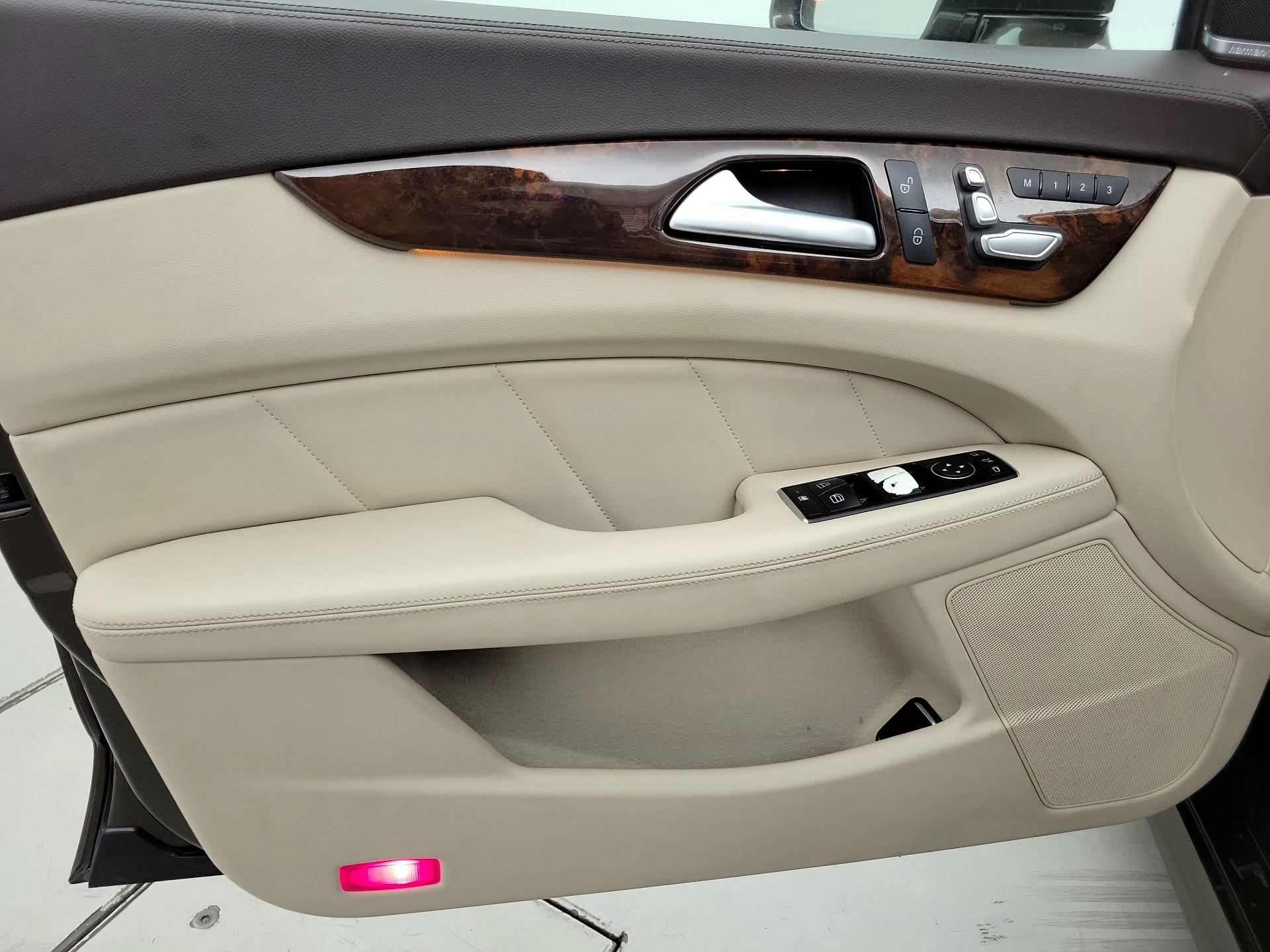 Thumbnail: 2015 Mercedes-Benz CLS - 12