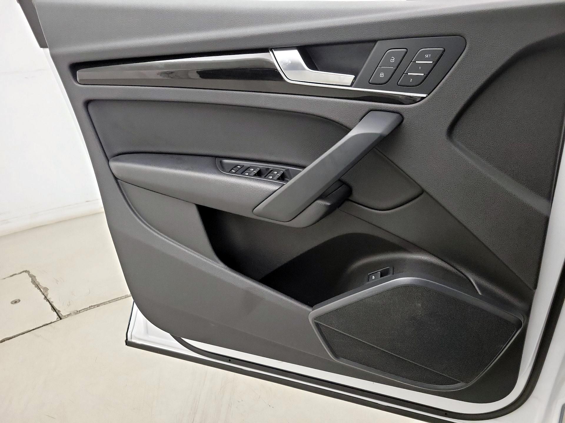 Thumbnail: 2020 Audi Q5 - 12