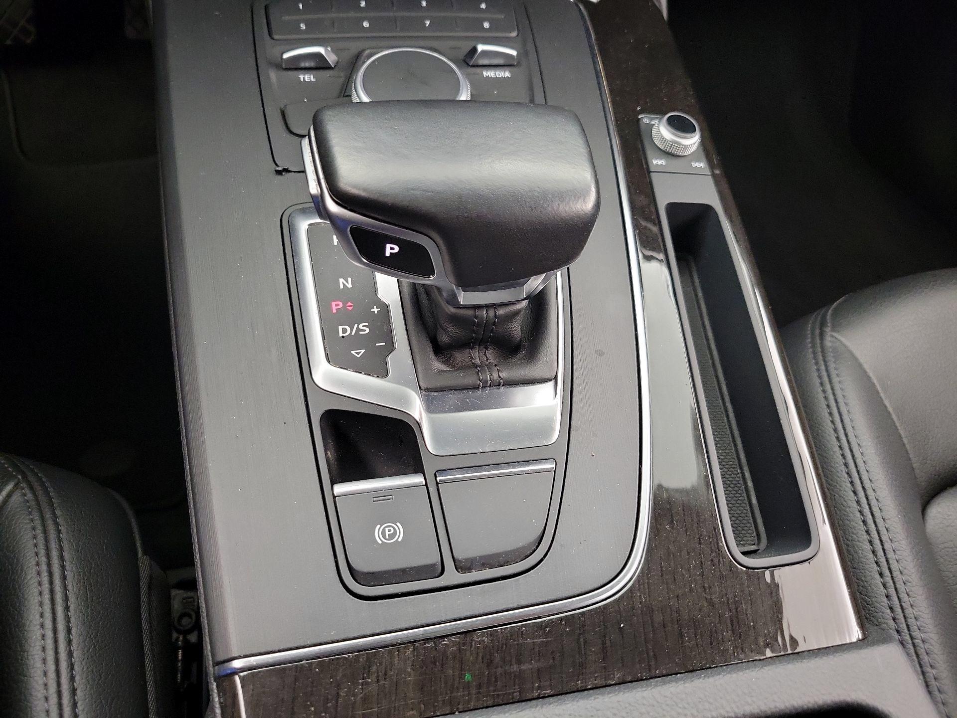 Thumbnail: 2020 Audi Q5 - 17