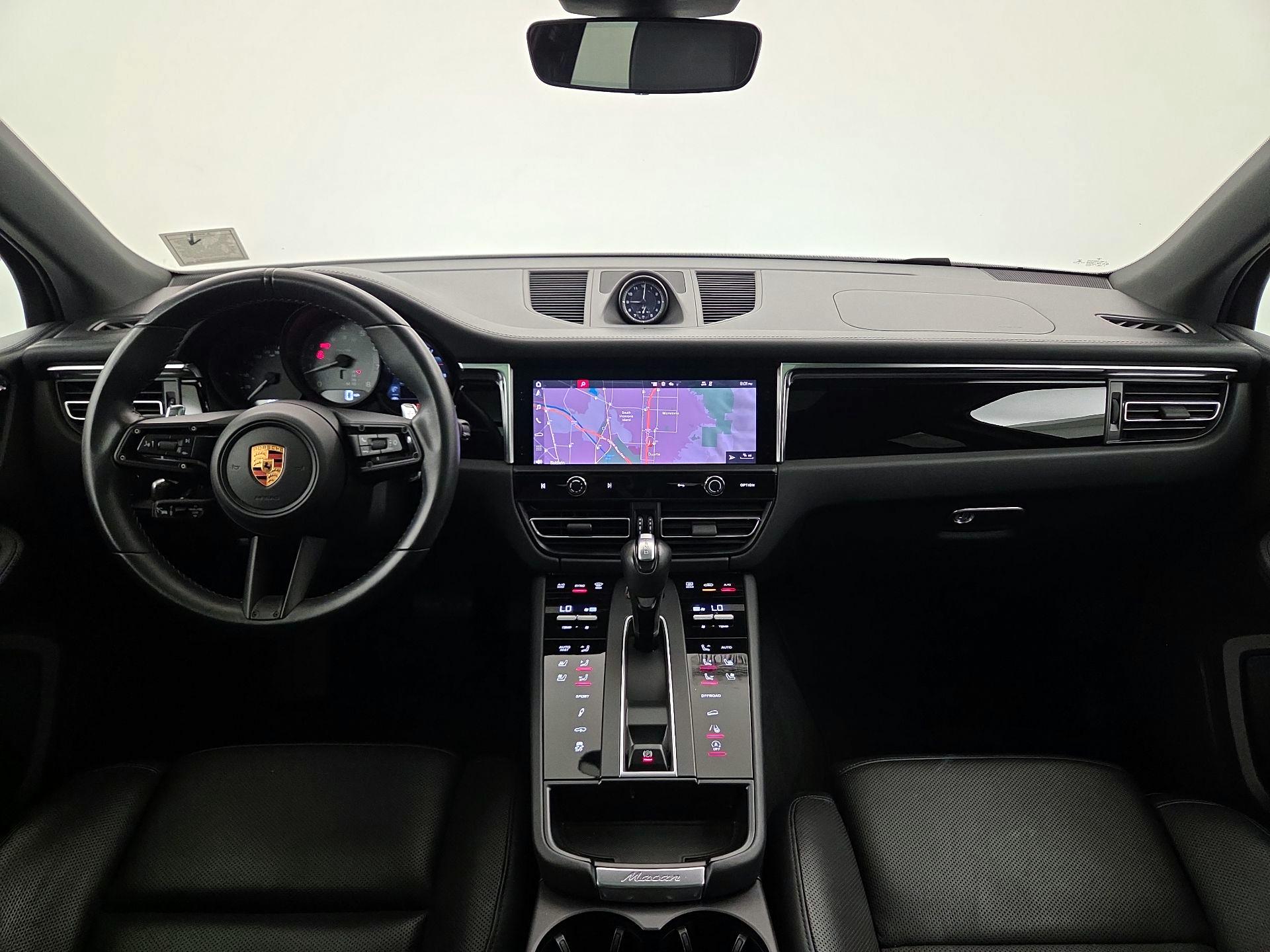 Thumbnail: 2023 Porsche Macan - 9