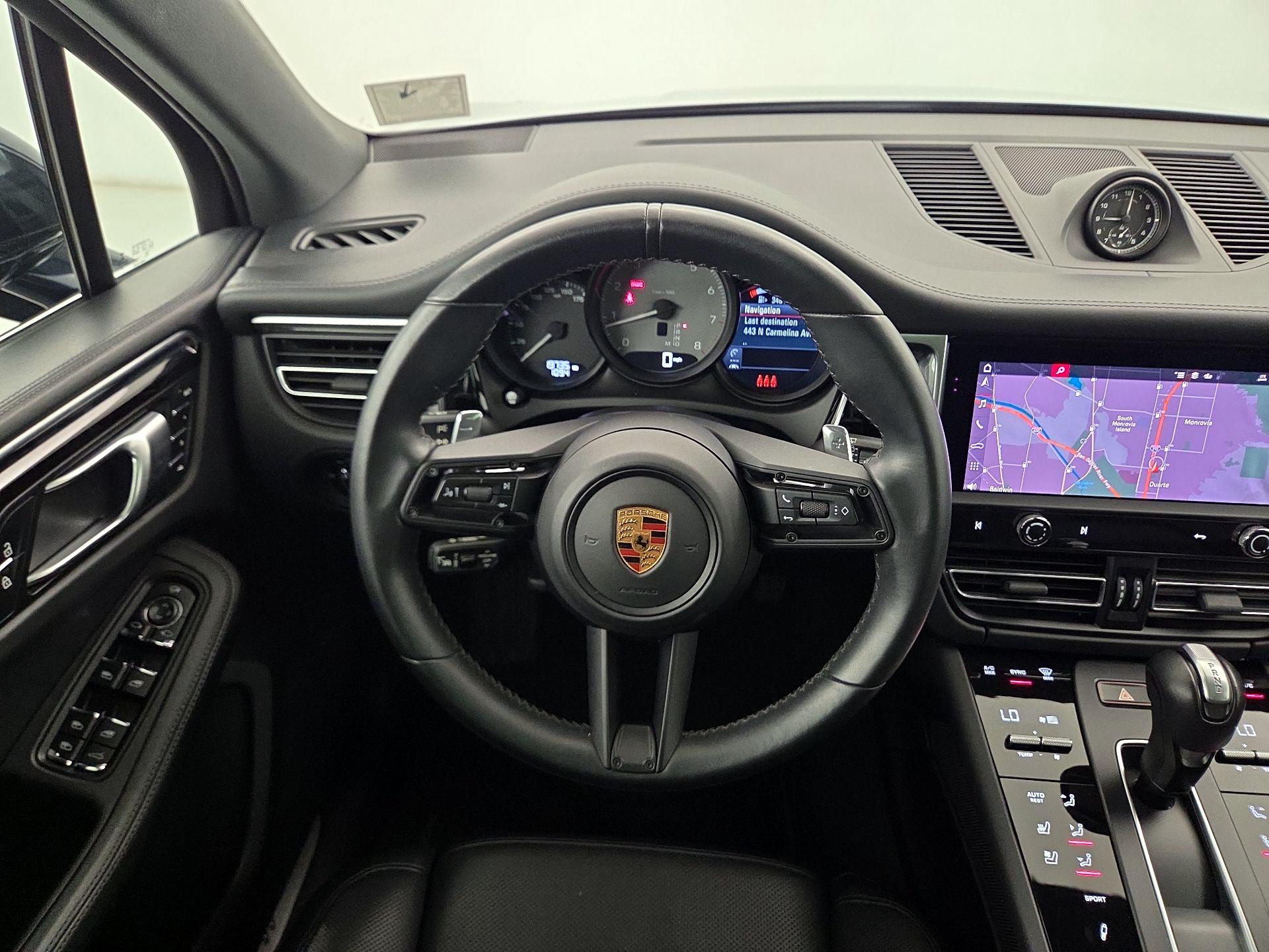 Thumbnail: 2023 Porsche Macan - 10