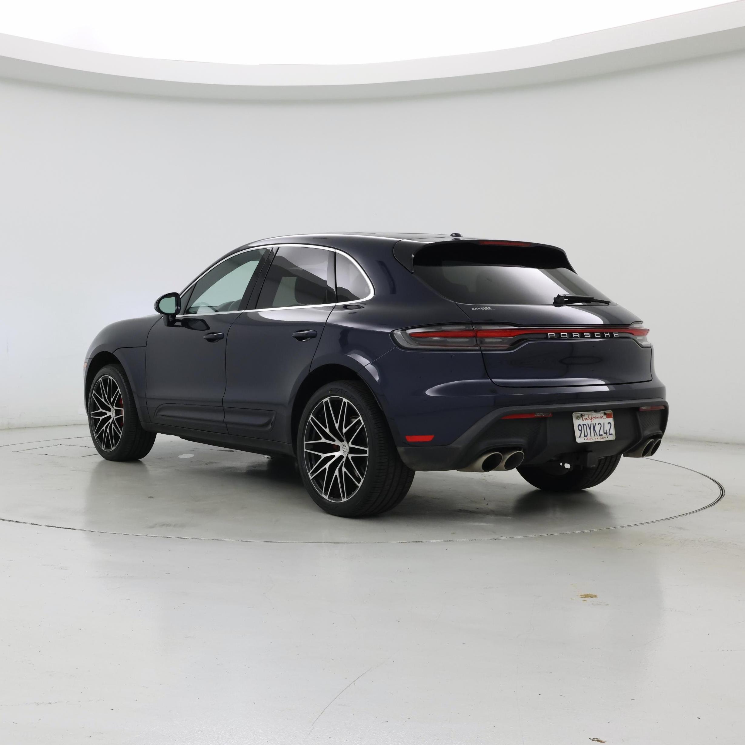 Thumbnail: 2023 Porsche Macan - 2