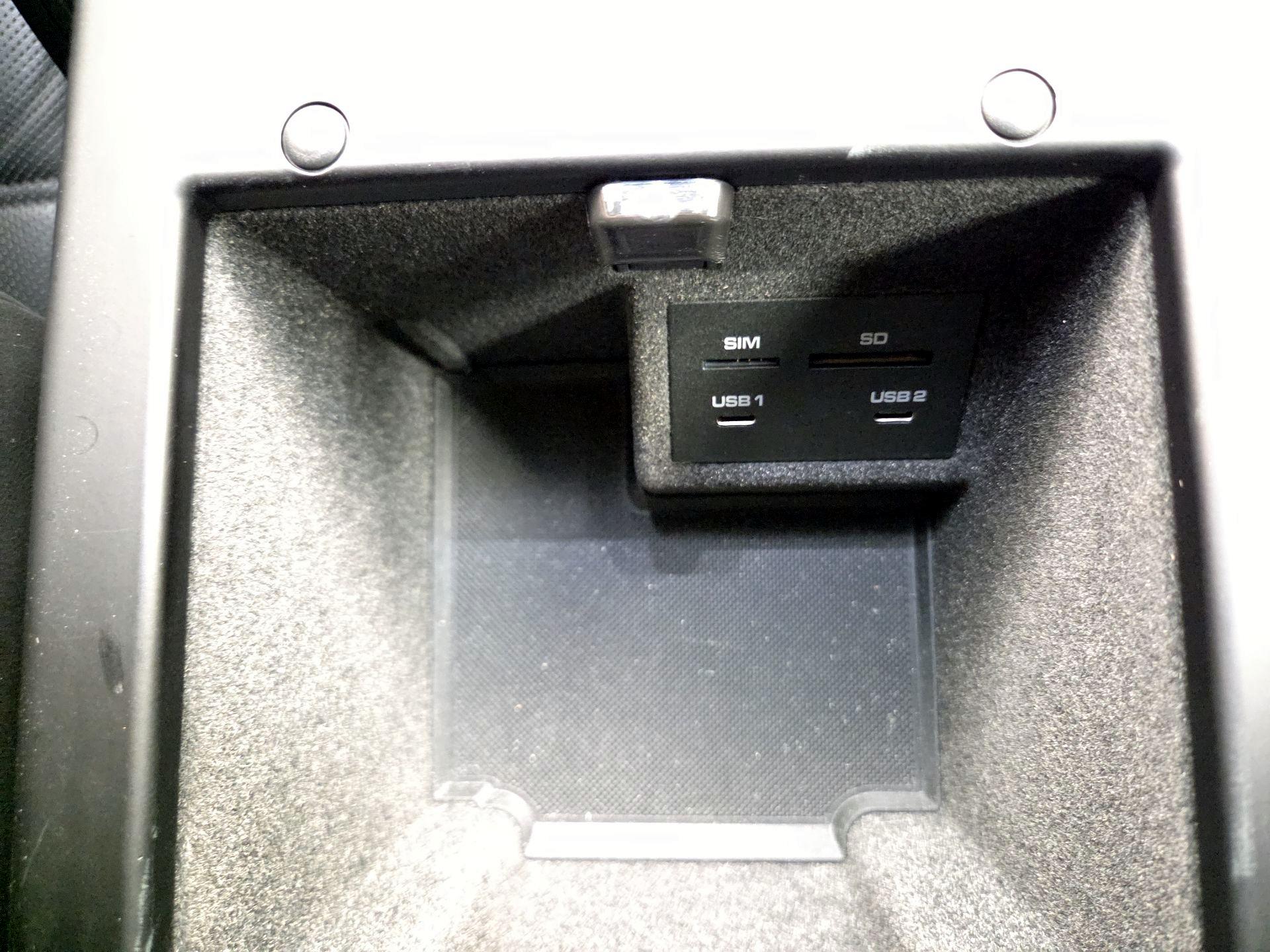 Thumbnail: 2023 Porsche Macan - 19