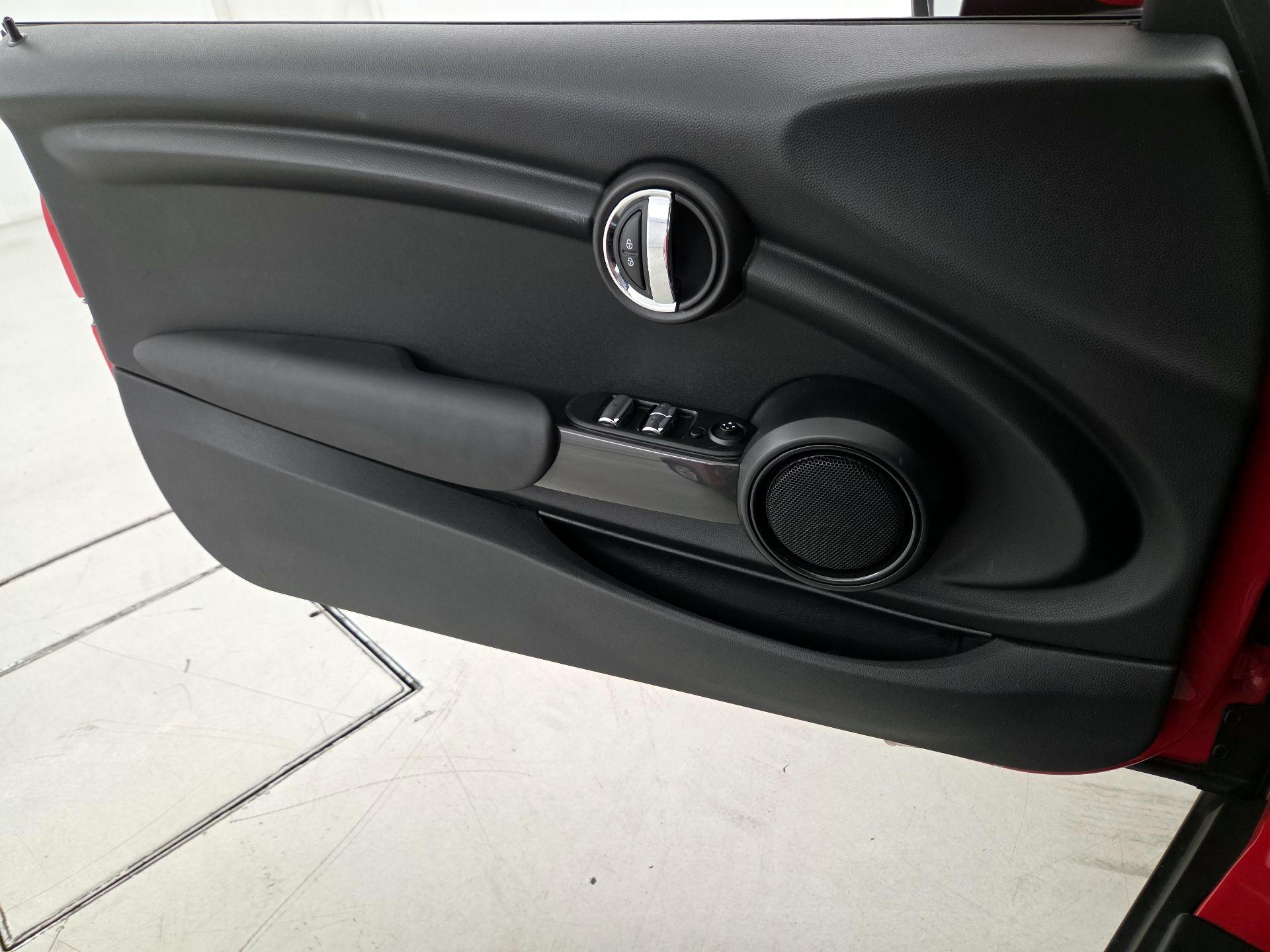 Thumbnail: 2020 MINI Cooper - 12