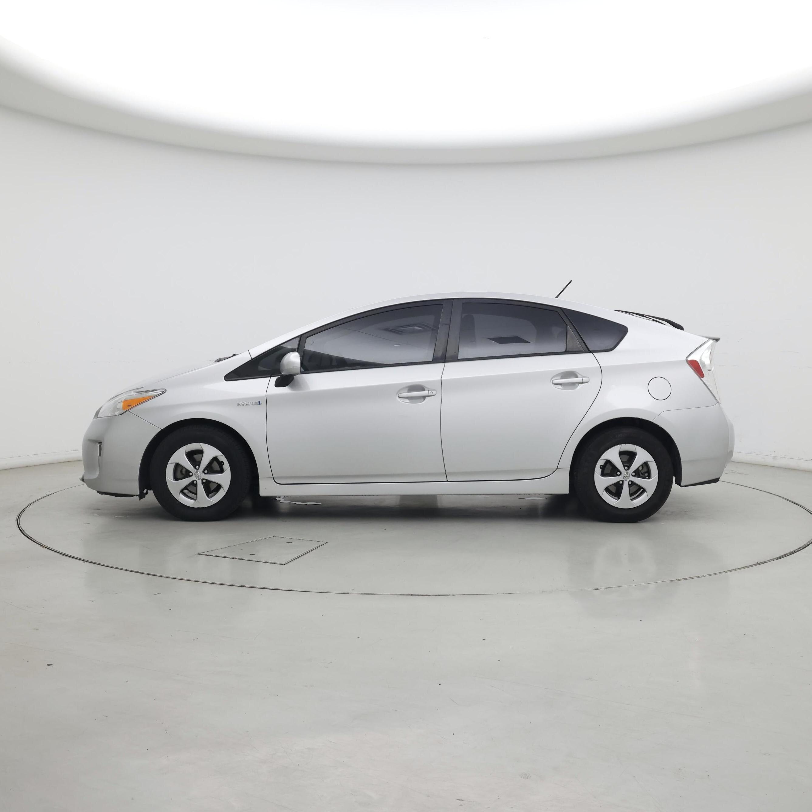 Thumbnail: 2014 Toyota Prius - 3