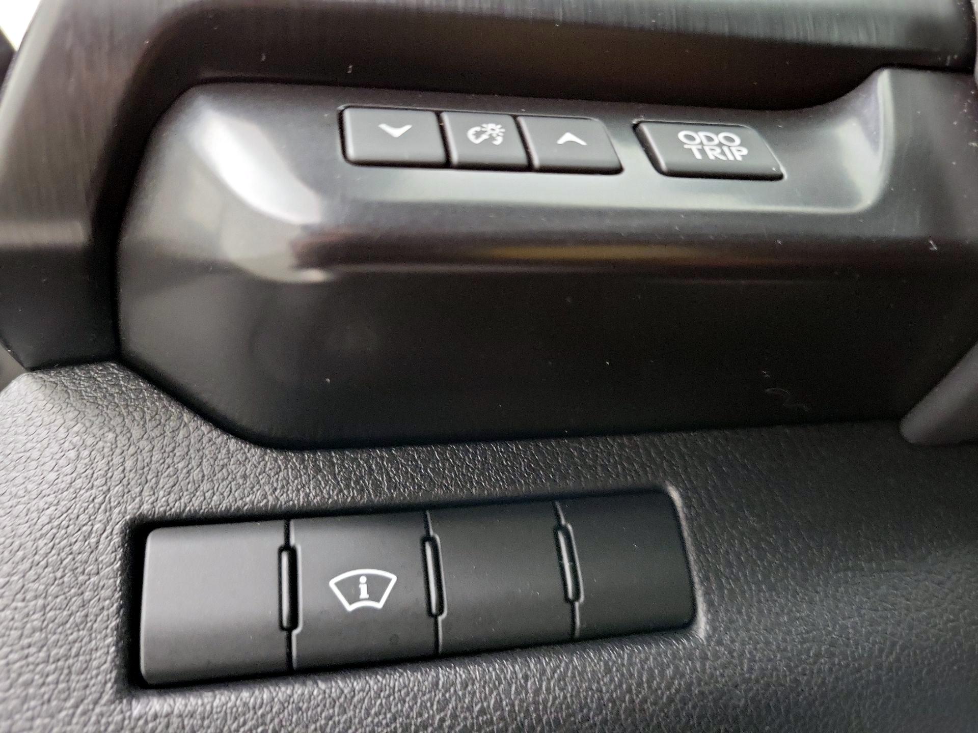 Thumbnail: 2019 Lexus UX - 13