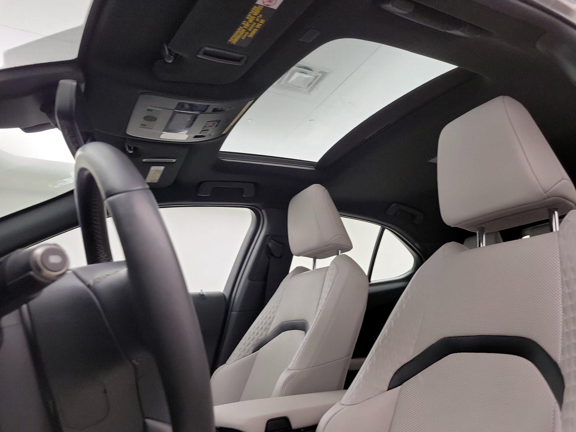 Thumbnail: 2019 Lexus UX - 20