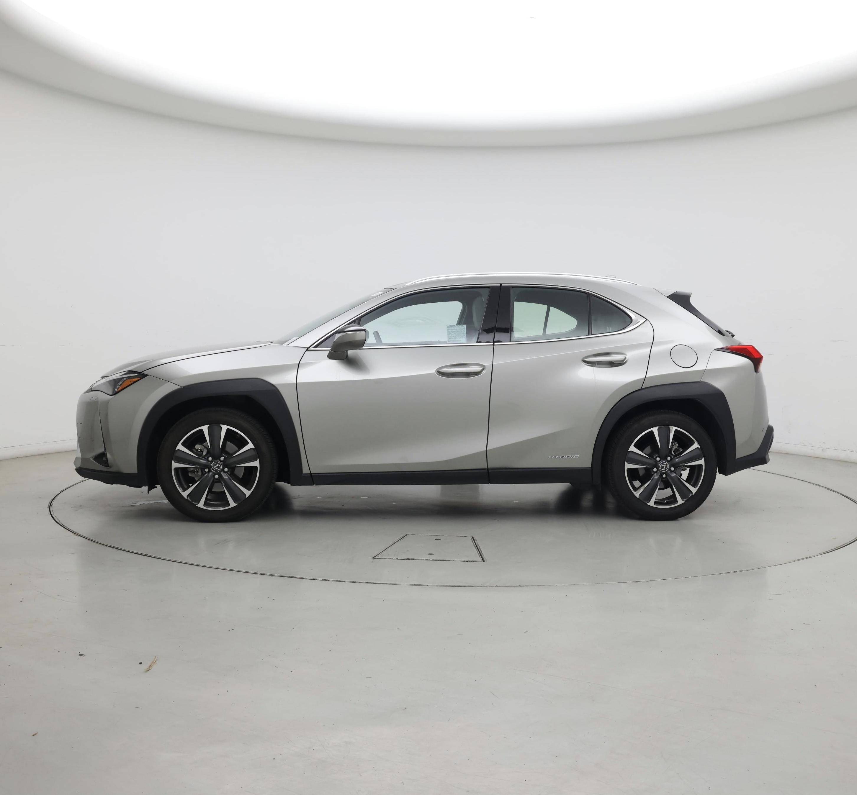 Thumbnail: 2019 Lexus UX - 3