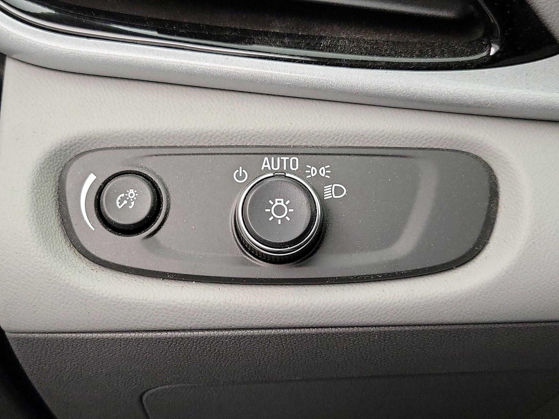 Thumbnail: 2017 Chevrolet Volt - 13