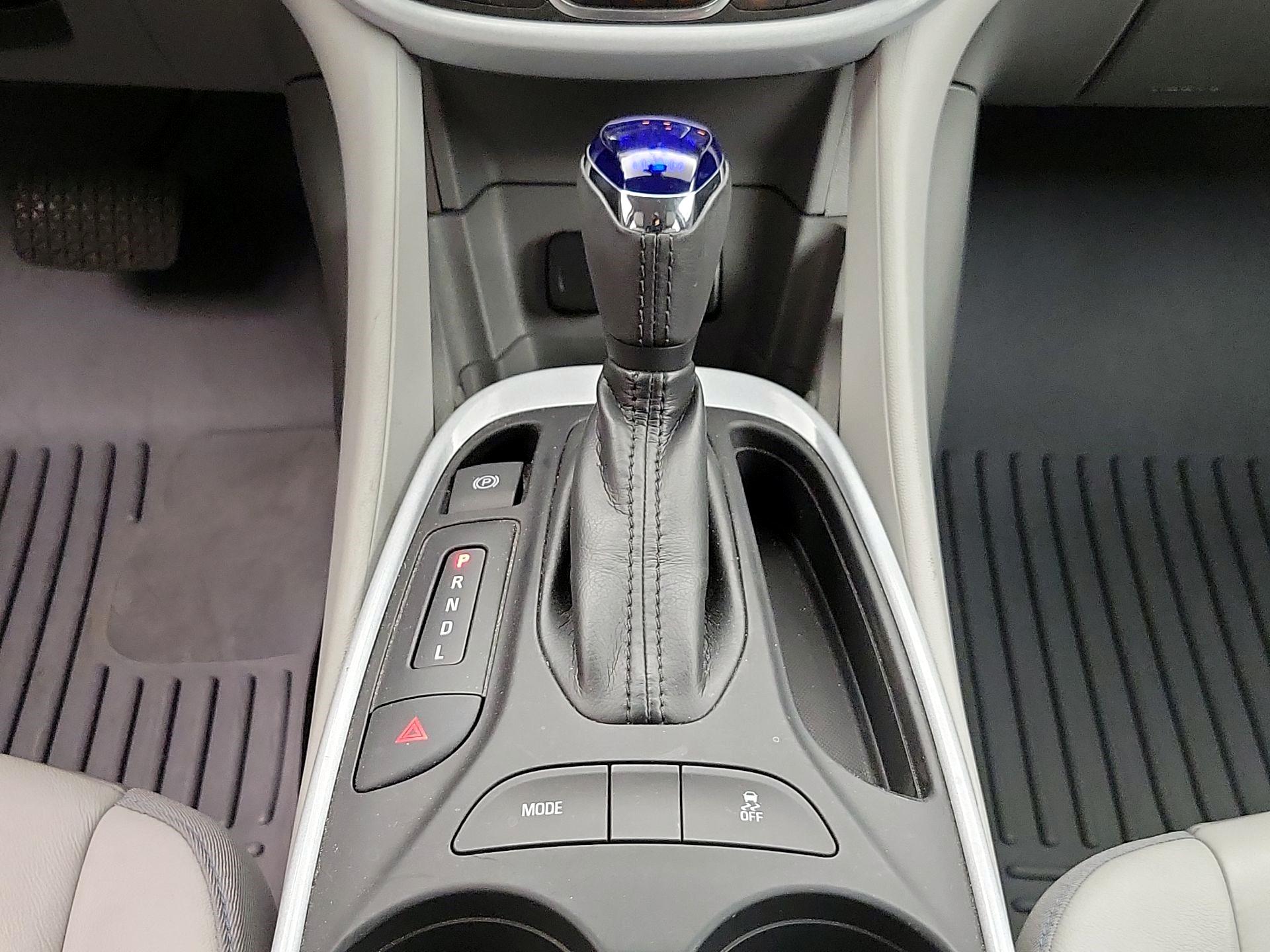 Thumbnail: 2017 Chevrolet Volt - 17