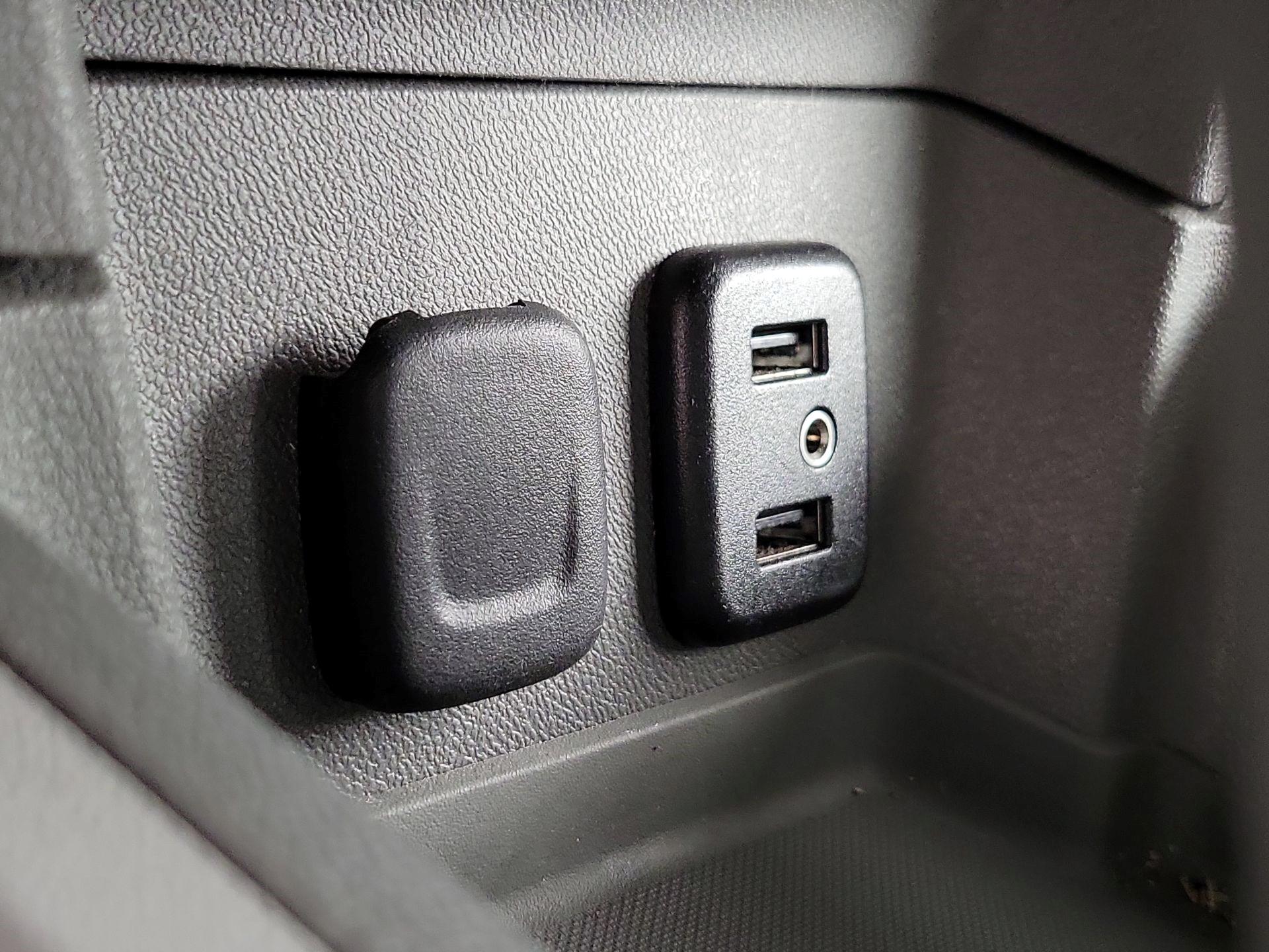 Thumbnail: 2017 Chevrolet Volt - 18