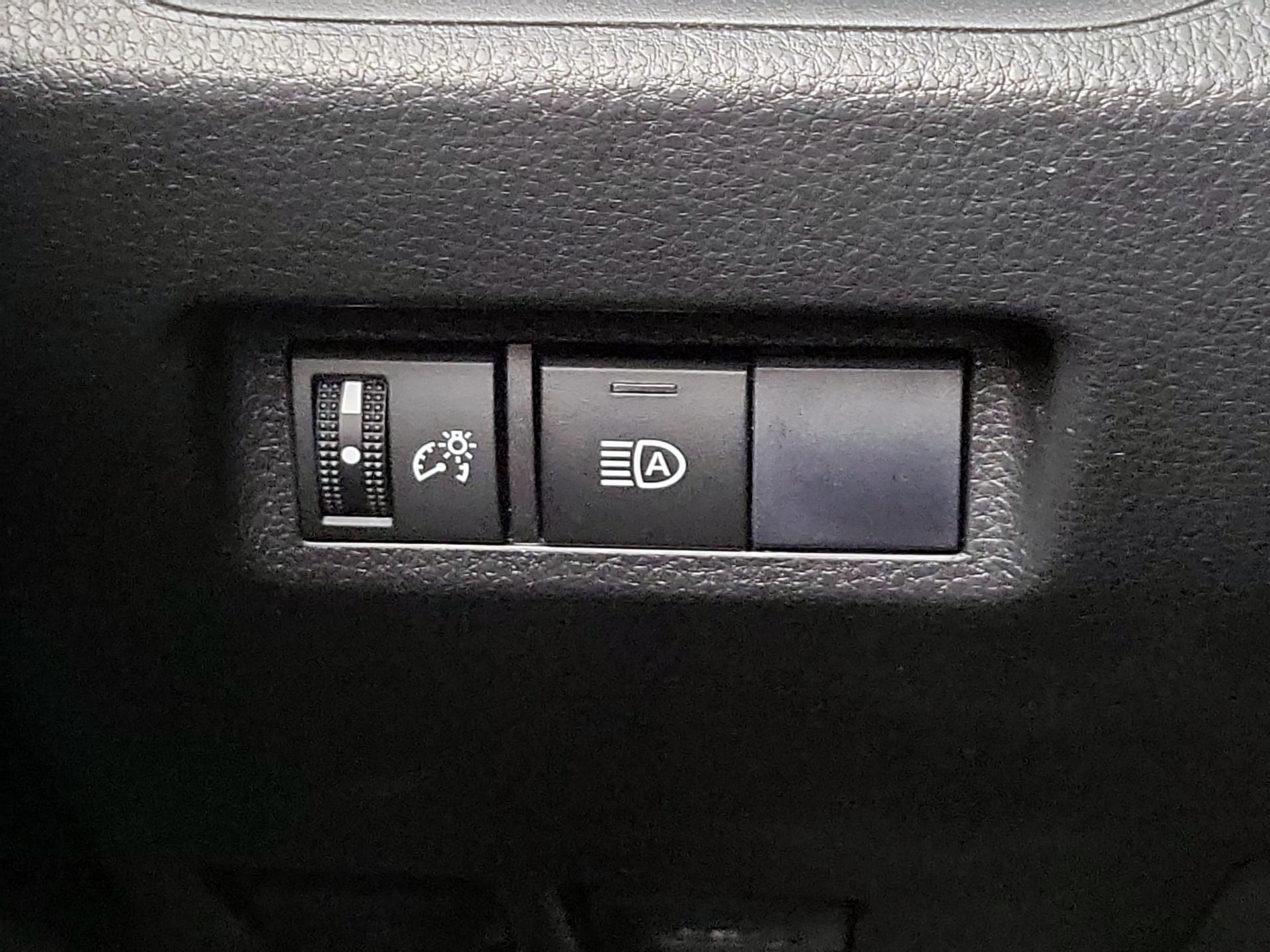 Thumbnail: 2019 Toyota RAV4 - 13