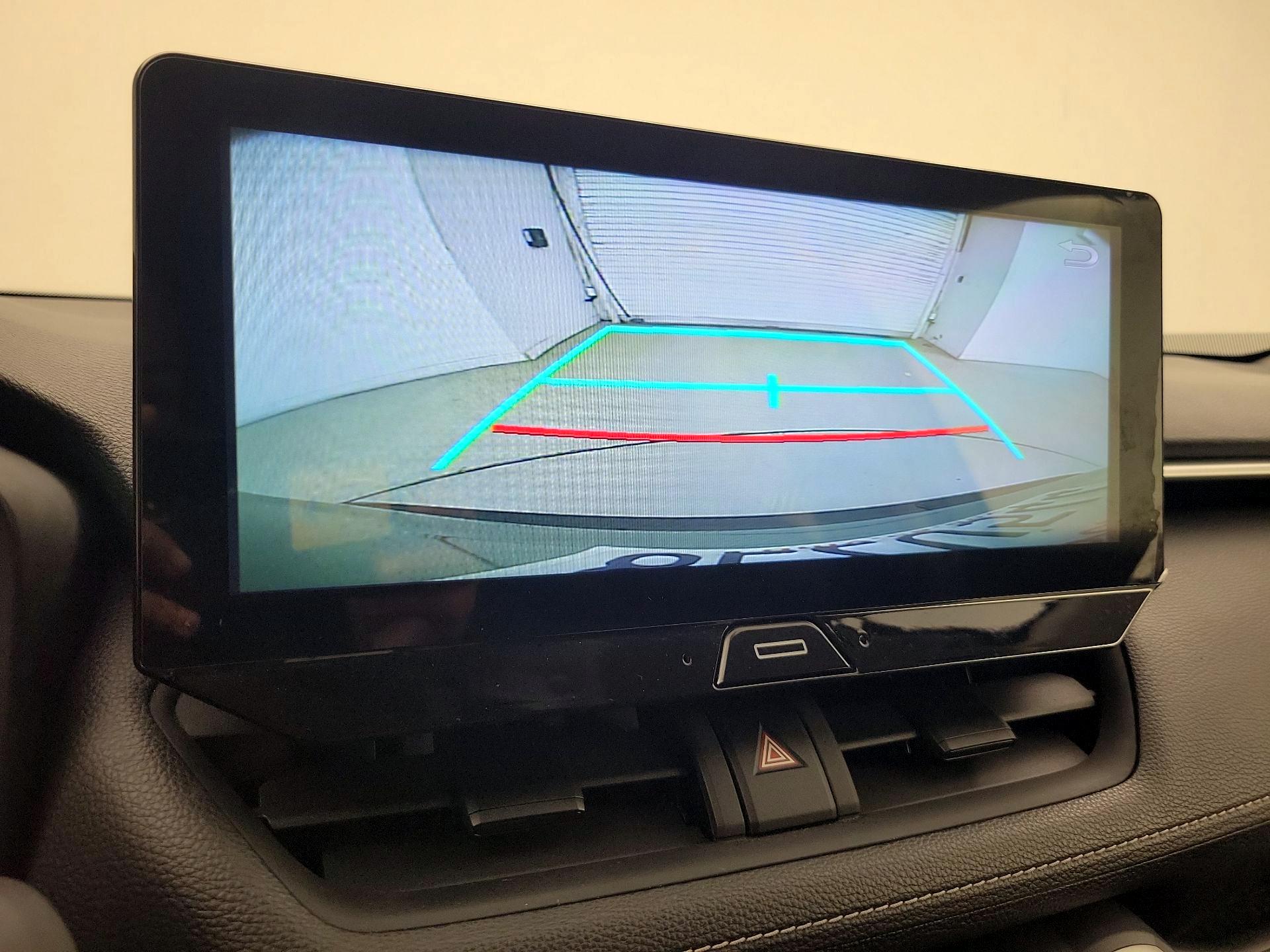 Thumbnail: 2019 Toyota RAV4 - 15