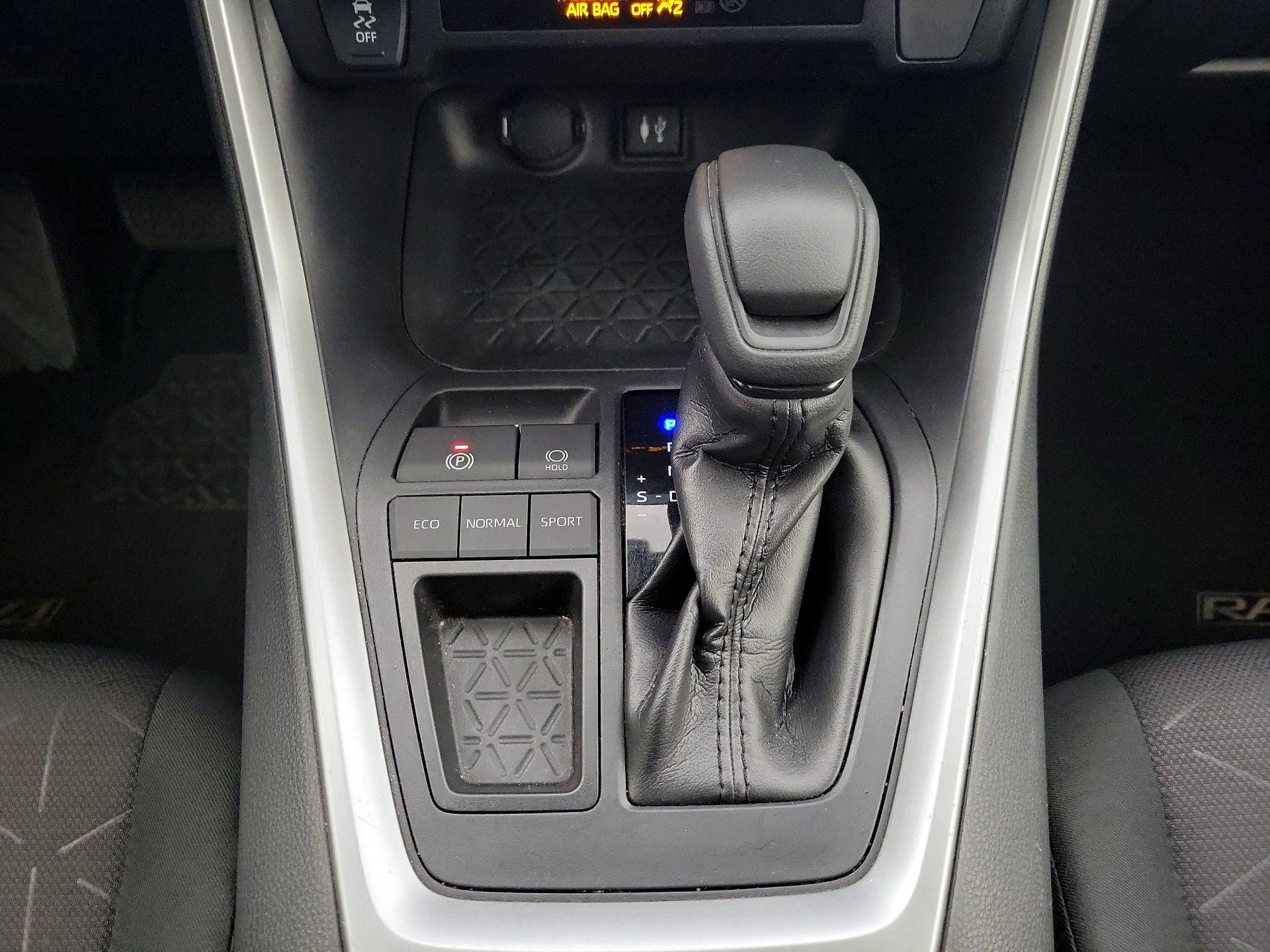 Thumbnail: 2019 Toyota RAV4 - 18