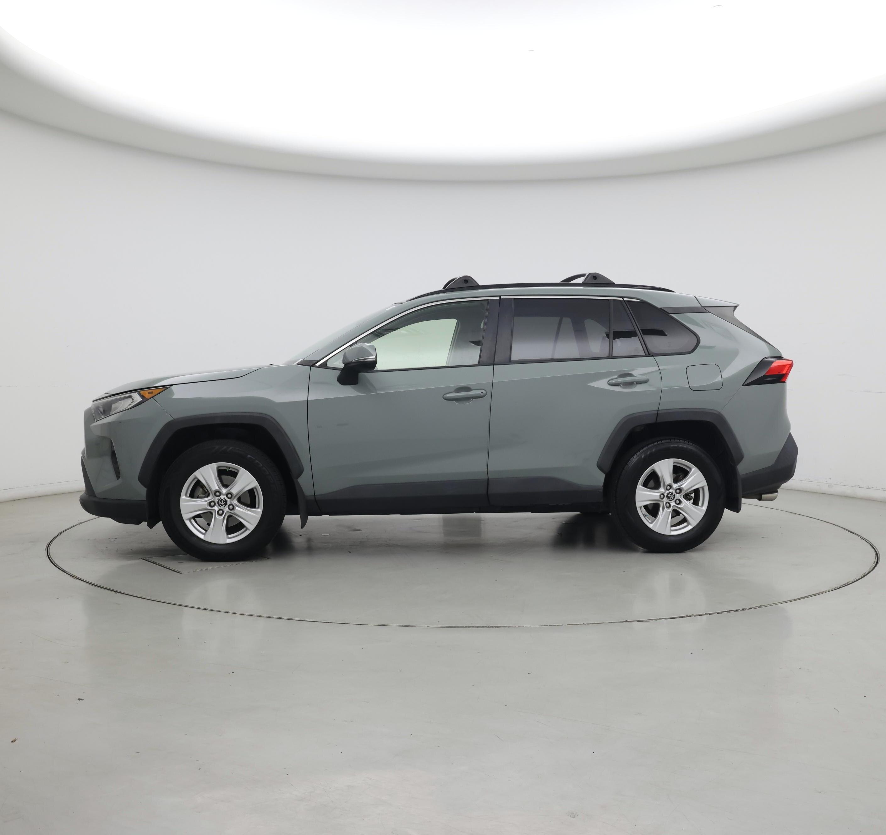 Thumbnail: 2019 Toyota RAV4 - 3