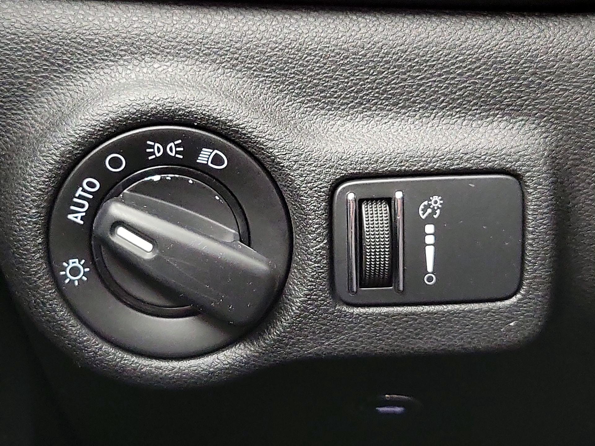 Thumbnail: 2015 Dodge Dart - 13