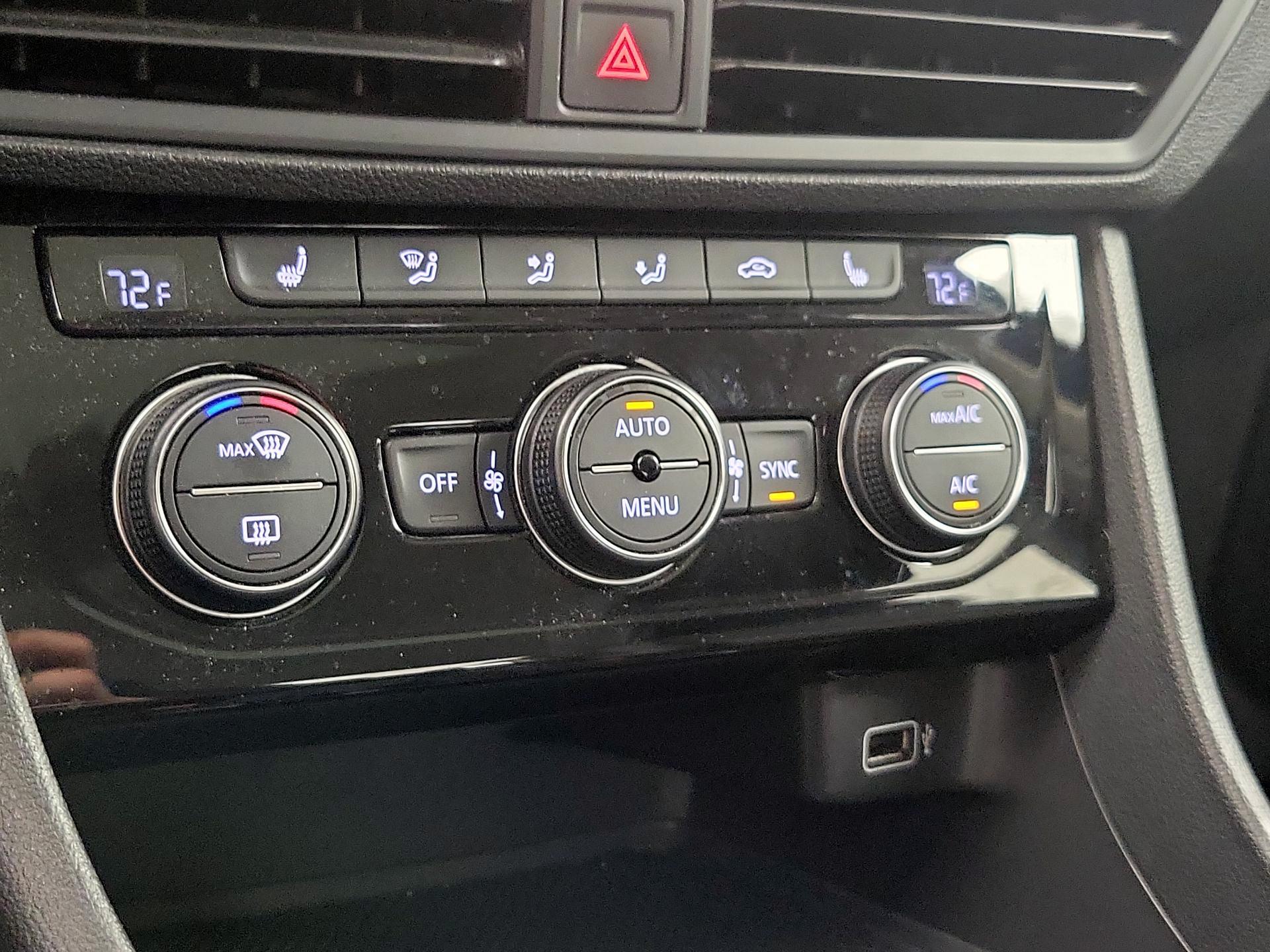 Thumbnail: 2019 Volkswagen Jetta - 16