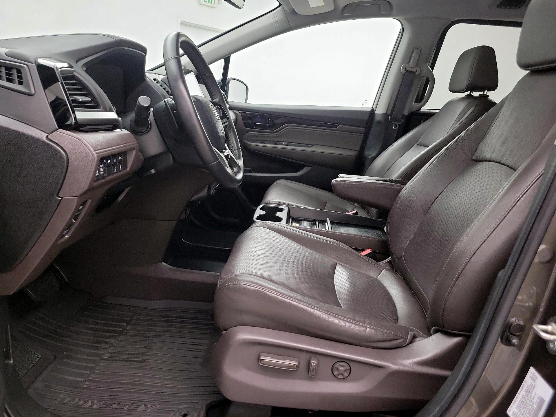 Thumbnail: 2019 Honda Odyssey - 11