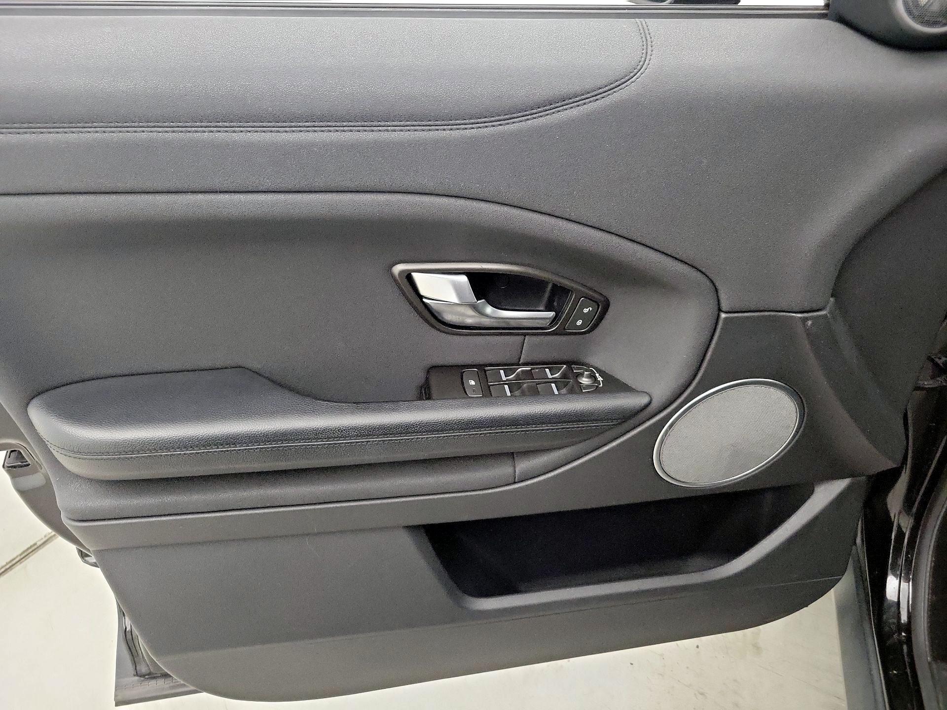 Thumbnail: 2018 Land Rover Range Rover Evoque - 12