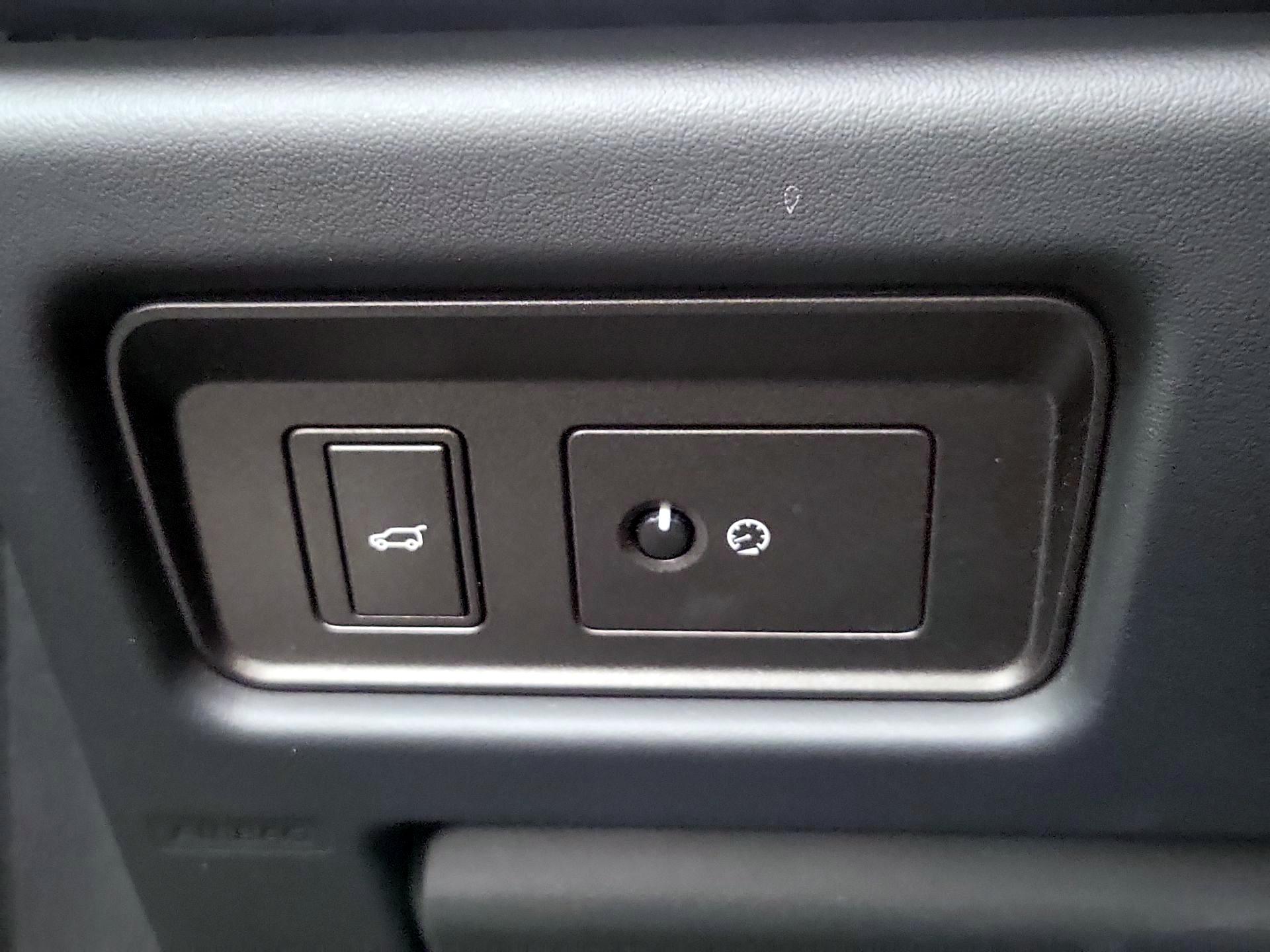 Thumbnail: 2018 Land Rover Range Rover Evoque - 13