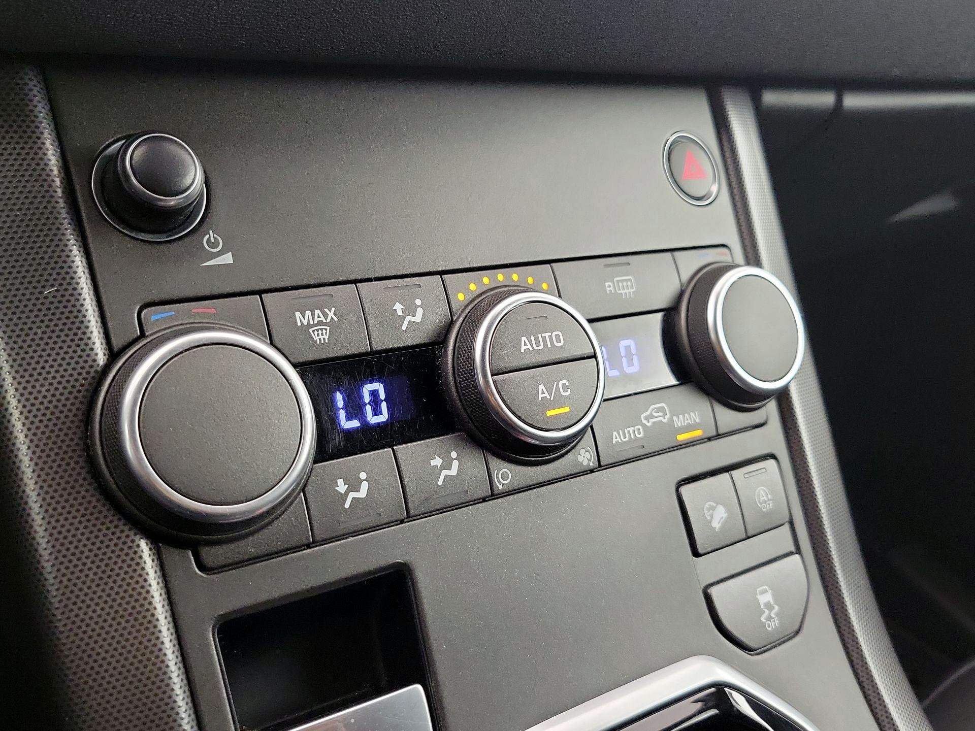 Thumbnail: 2018 Land Rover Range Rover Evoque - 17