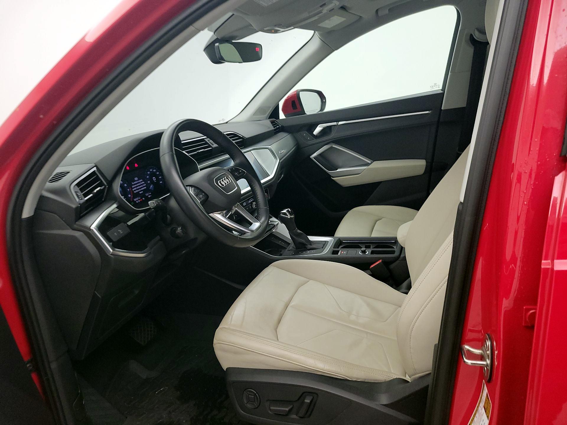 Thumbnail: 2020 Audi Q3 - 11